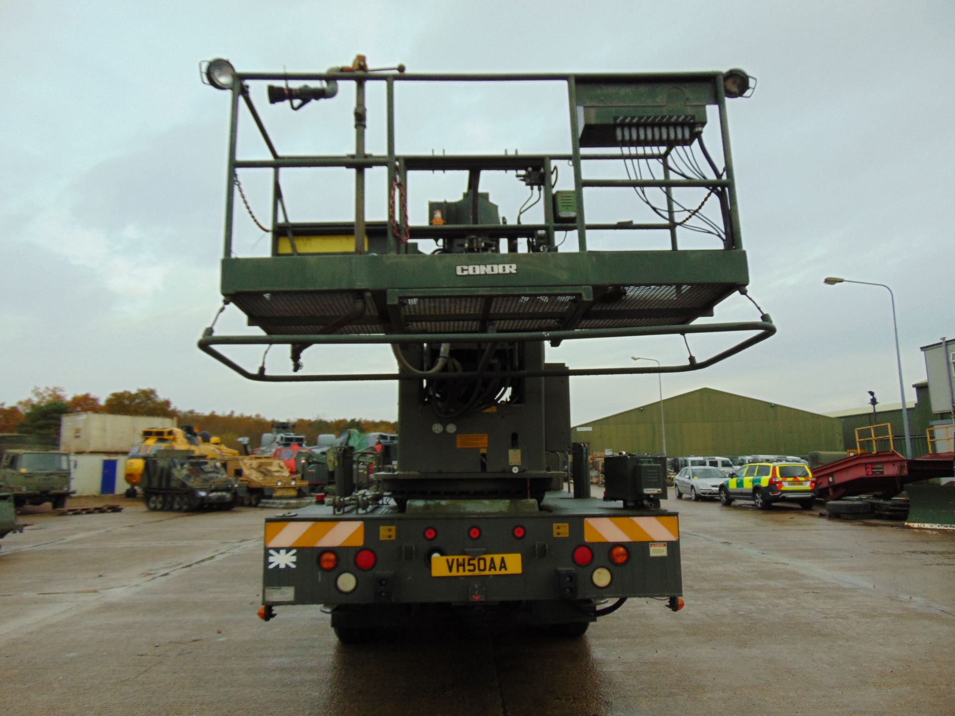 Condor 125S Elevating and Rotating Aerial Work Platform on 2000 Sabel 6x6 Truck - Image 6 of 32