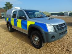 Isuzu D-Max Double Cab 2.5 Turbo Diesel 4 x 4 complete with twin rear dog cage fitted