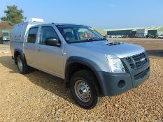 Isuzu D-Max Double Cab 2.5 Turbo Diesel 4 x 4 complete with twin rear dog cage fitted