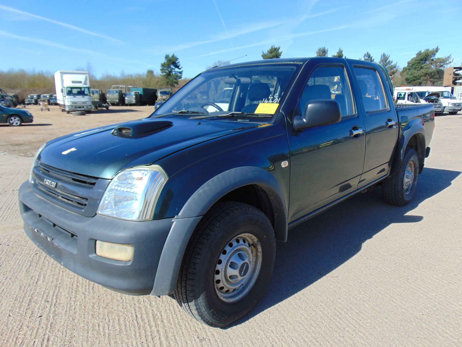 Isuzu D-Max Double Cab 2.5 Turbo Diesel 4 x 4 - Image 3 of 17