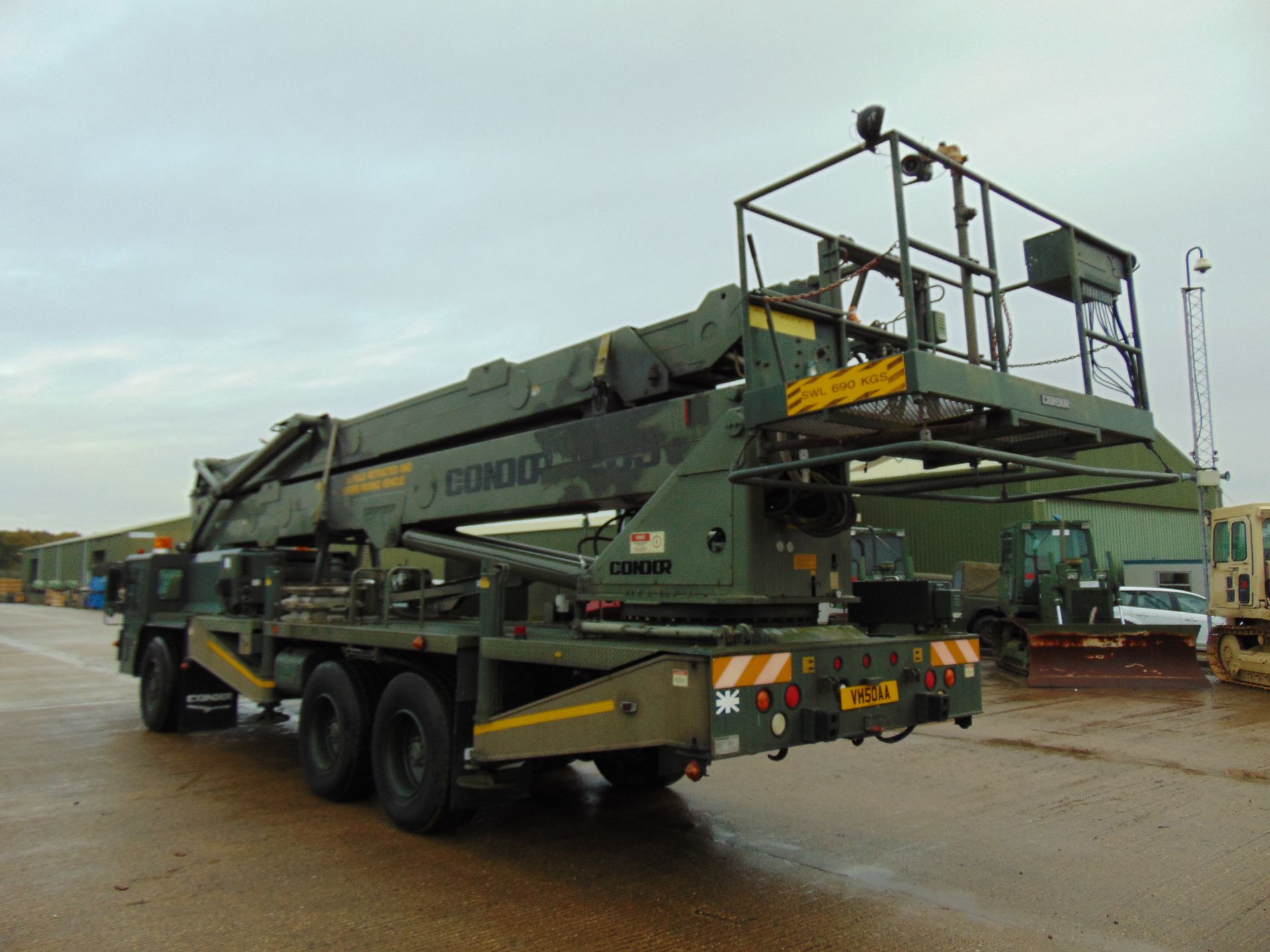 Condor 125S Elevating and Rotating Aerial Work Platform on 2000 Sabel 6x6 Truck - Image 5 of 32