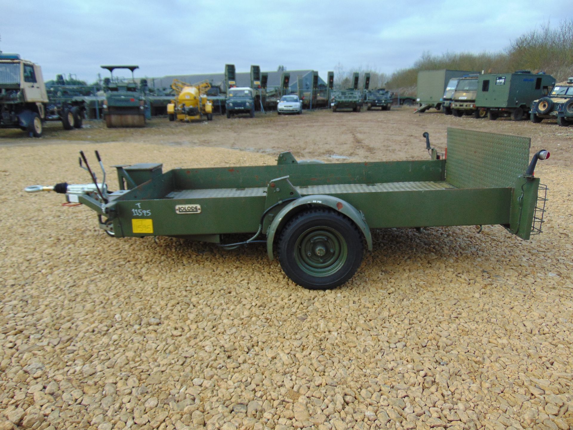 single axle Lolode King Hydraulic Lowering Trailer - Image 4 of 13
