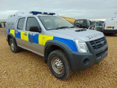 Isuzu D-Max Double Cab 2.5 Turbo Diesel 4 x 4 complete with twin rear dog cage fitted