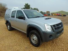 Isuzu D-Max Double Cab 2.5 Turbo Diesel 4 x 4 complete with twin rear dog cage fitted