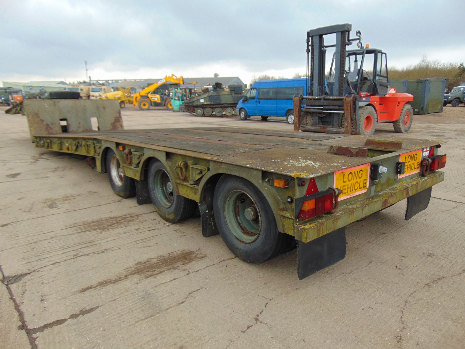 King GTS Tri Axle Low Loader Hydraulic Folding Neck Plant Trailer - Image 2 of 17