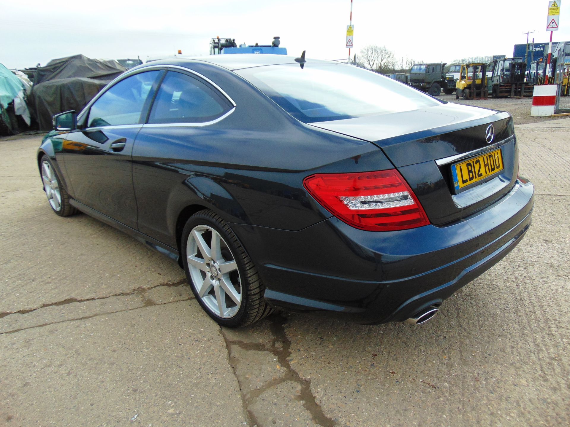 2012 Mercedes-Benz C Class 2.1 C250 CDI BlueEFFICIENCY AMG Sport 4dr Auto ONLY 7,860 miles!!! - Image 8 of 29