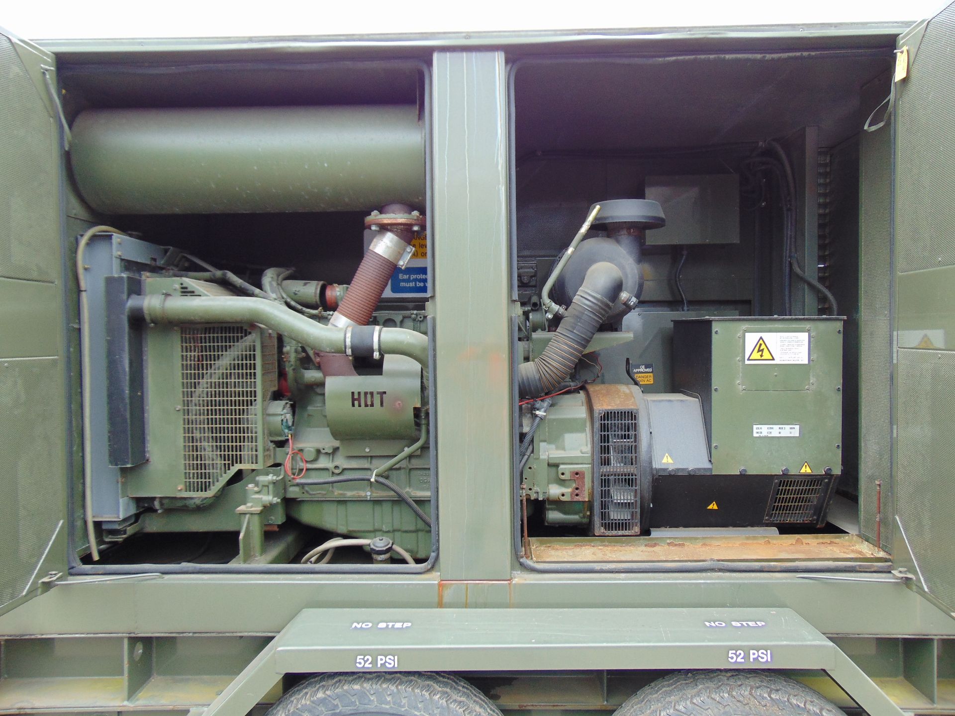 EX RESERVE Hunting Engineering 150KVA Volvo PENTA TAD720GE 6 Cylinder Turbo Diesel Generator - Bild 13 aus 19