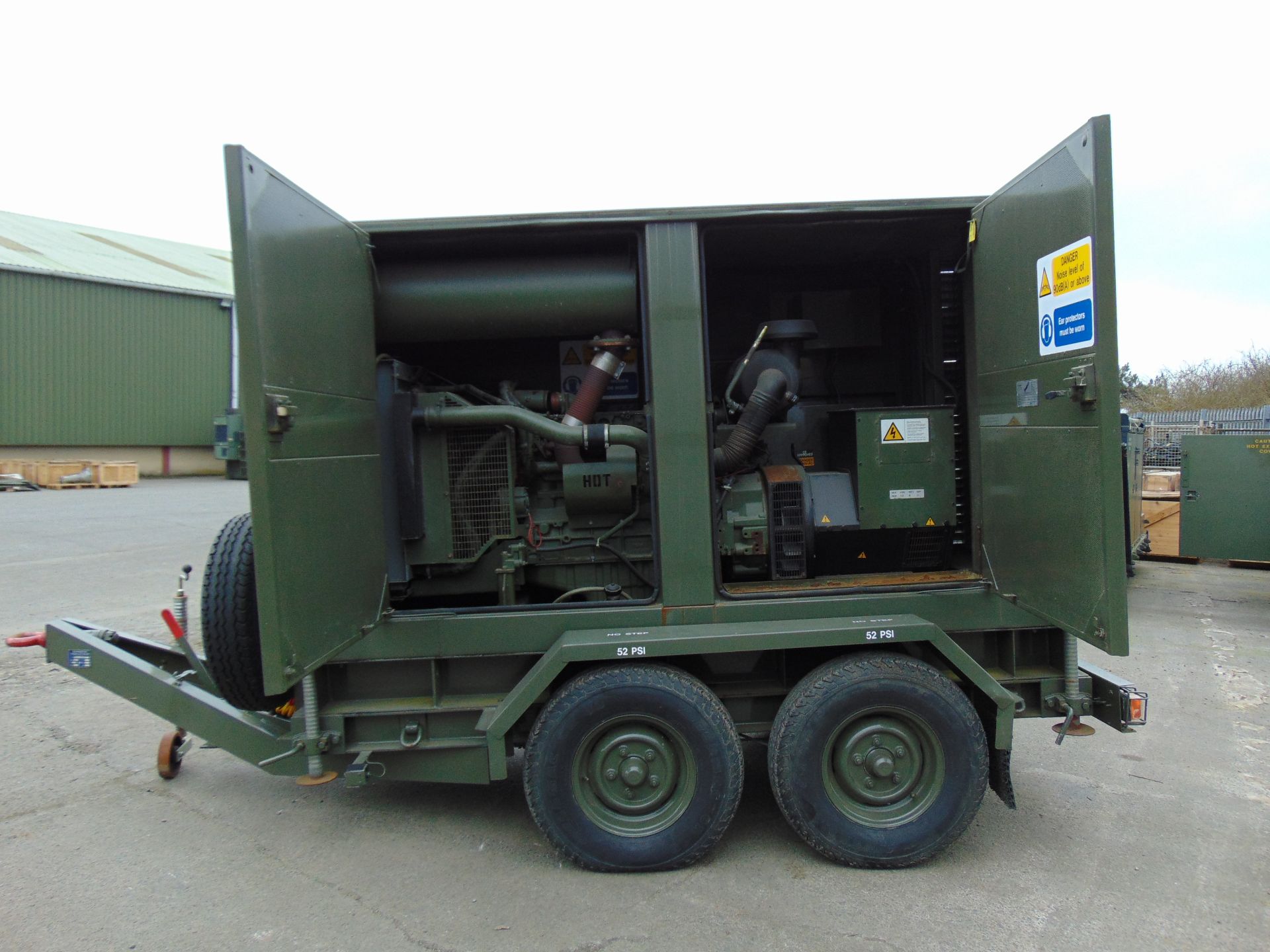 EX RESERVE Hunting Engineering 150KVA Volvo PENTA TAD720GE 6 Cylinder Turbo Diesel Generator - Bild 12 aus 19