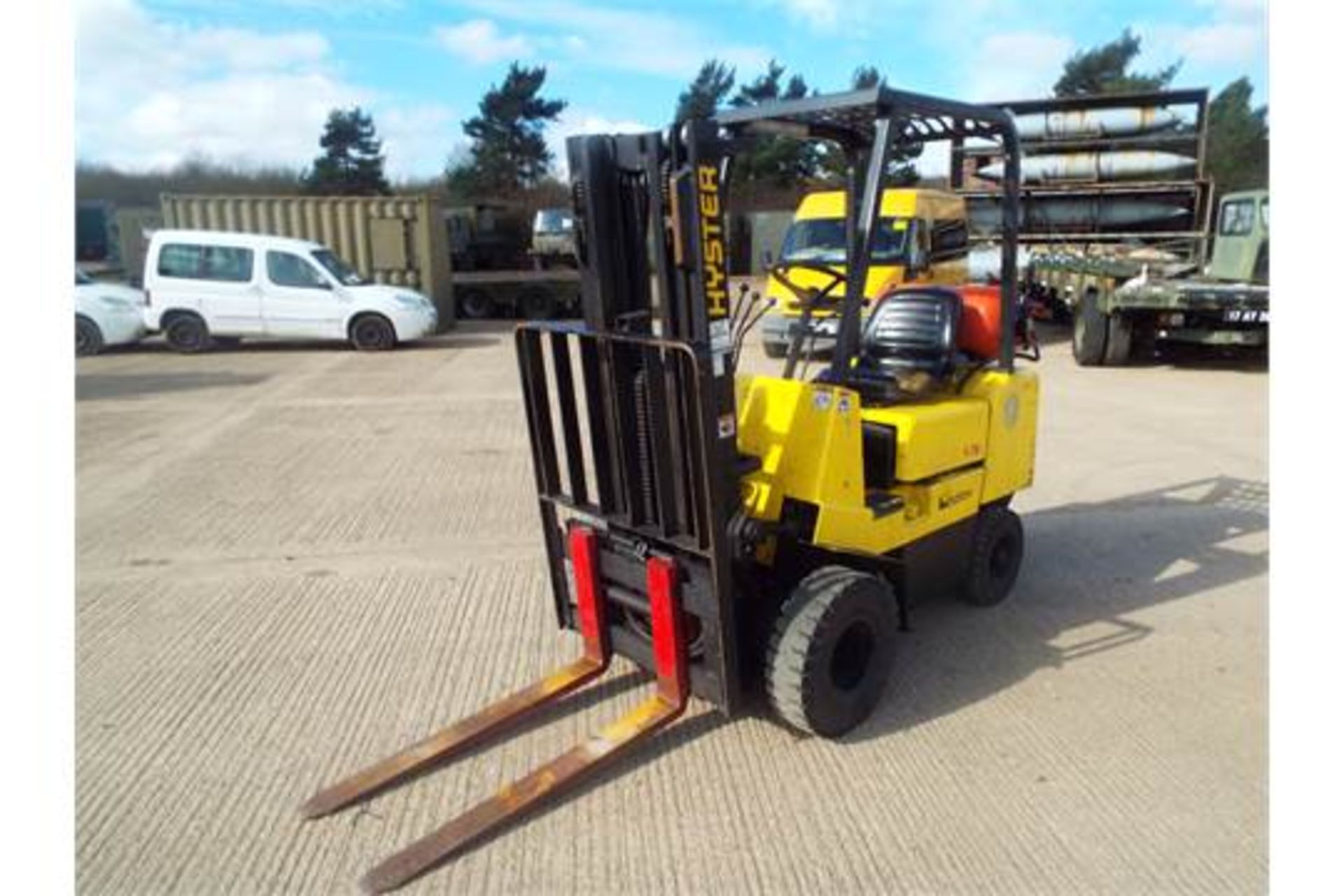 Hyster H1.75XL Counter Balance LPG Container Forklift - Image 4 of 19