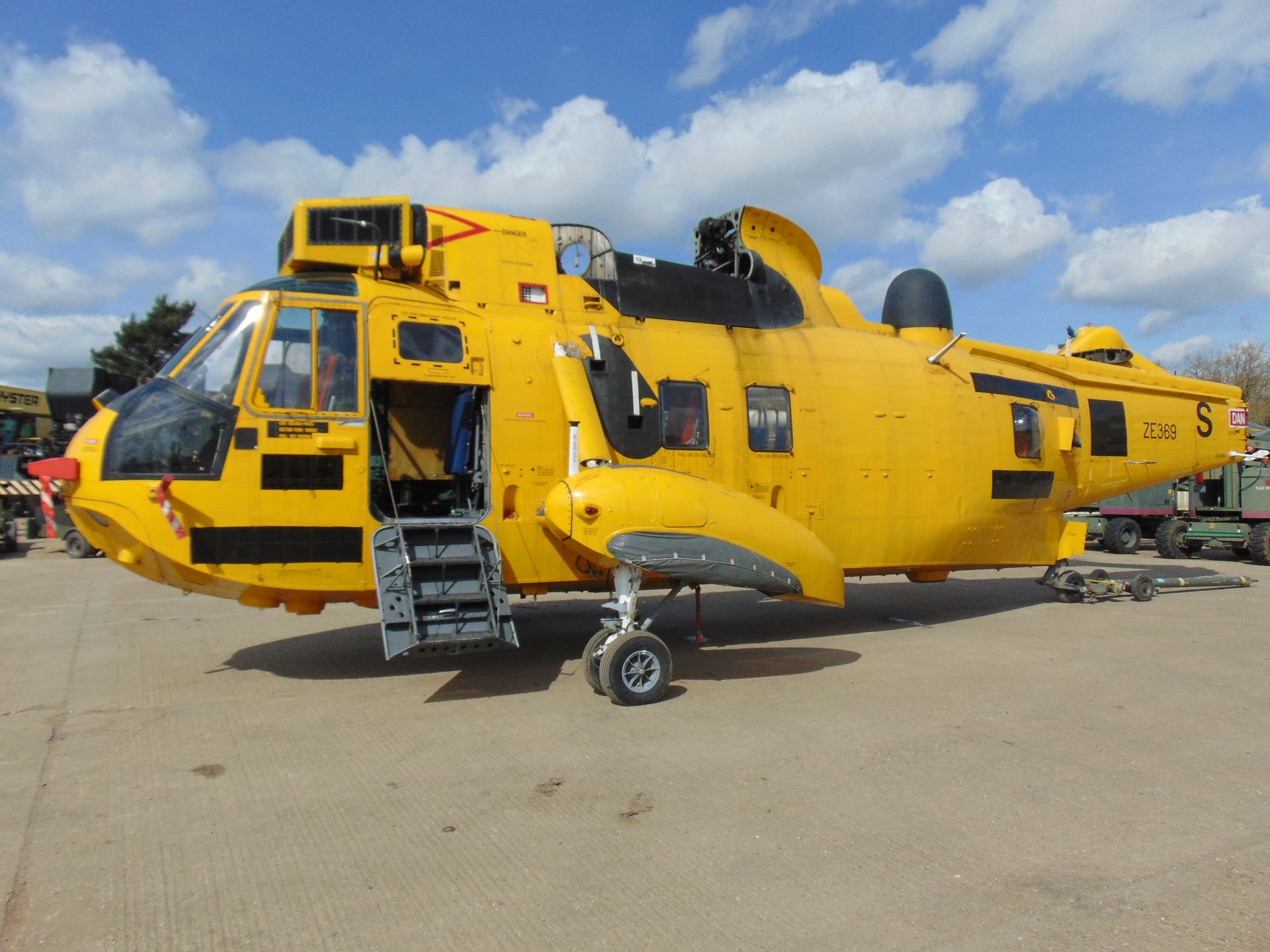 Westland Sea King HAR.3 (TAIL NUMBER ZE369) Airframe - Image 5 of 52