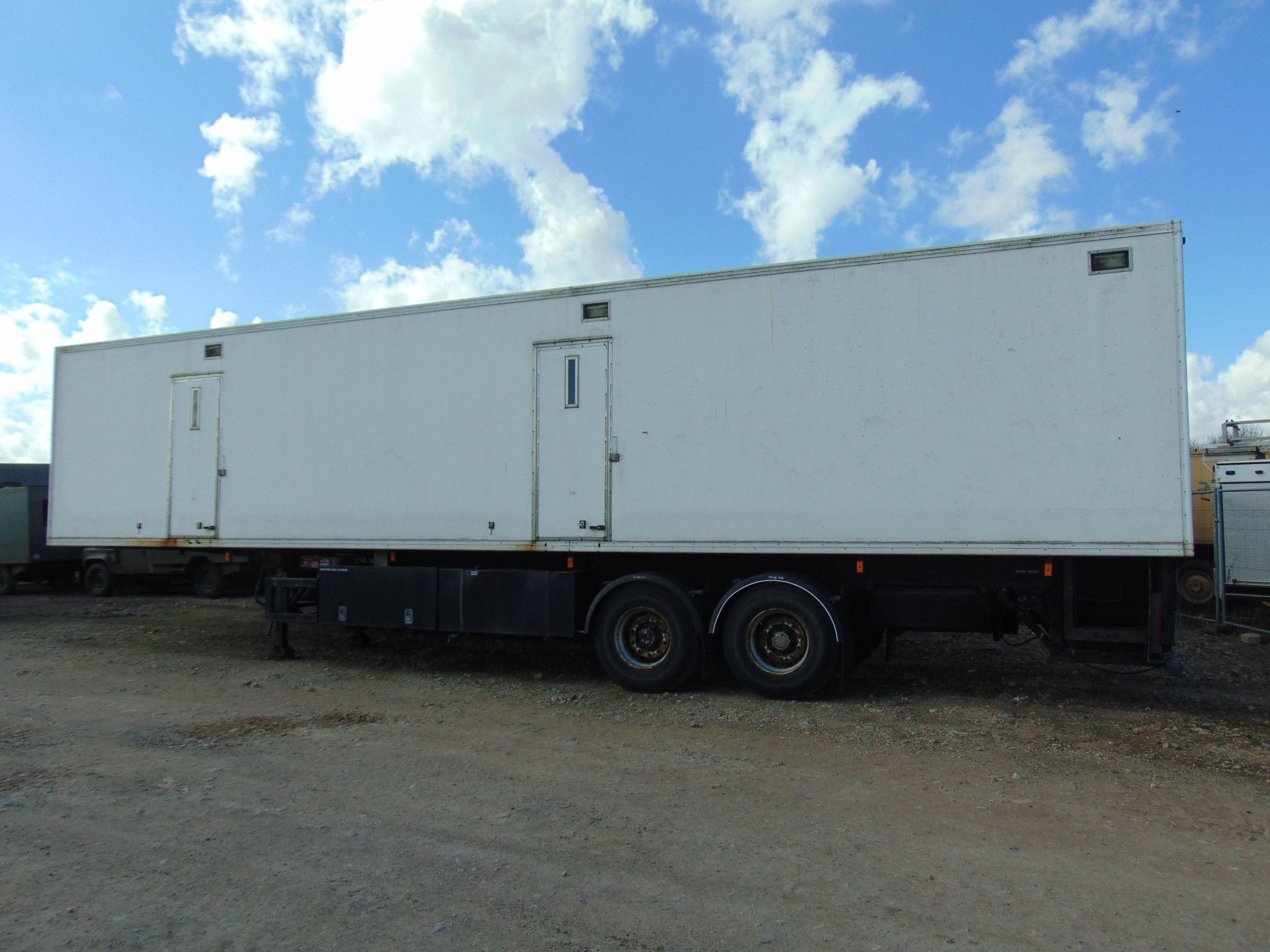 Don-Bur Twin Axle 40ft Mobile Site Office Trailer - Image 18 of 29