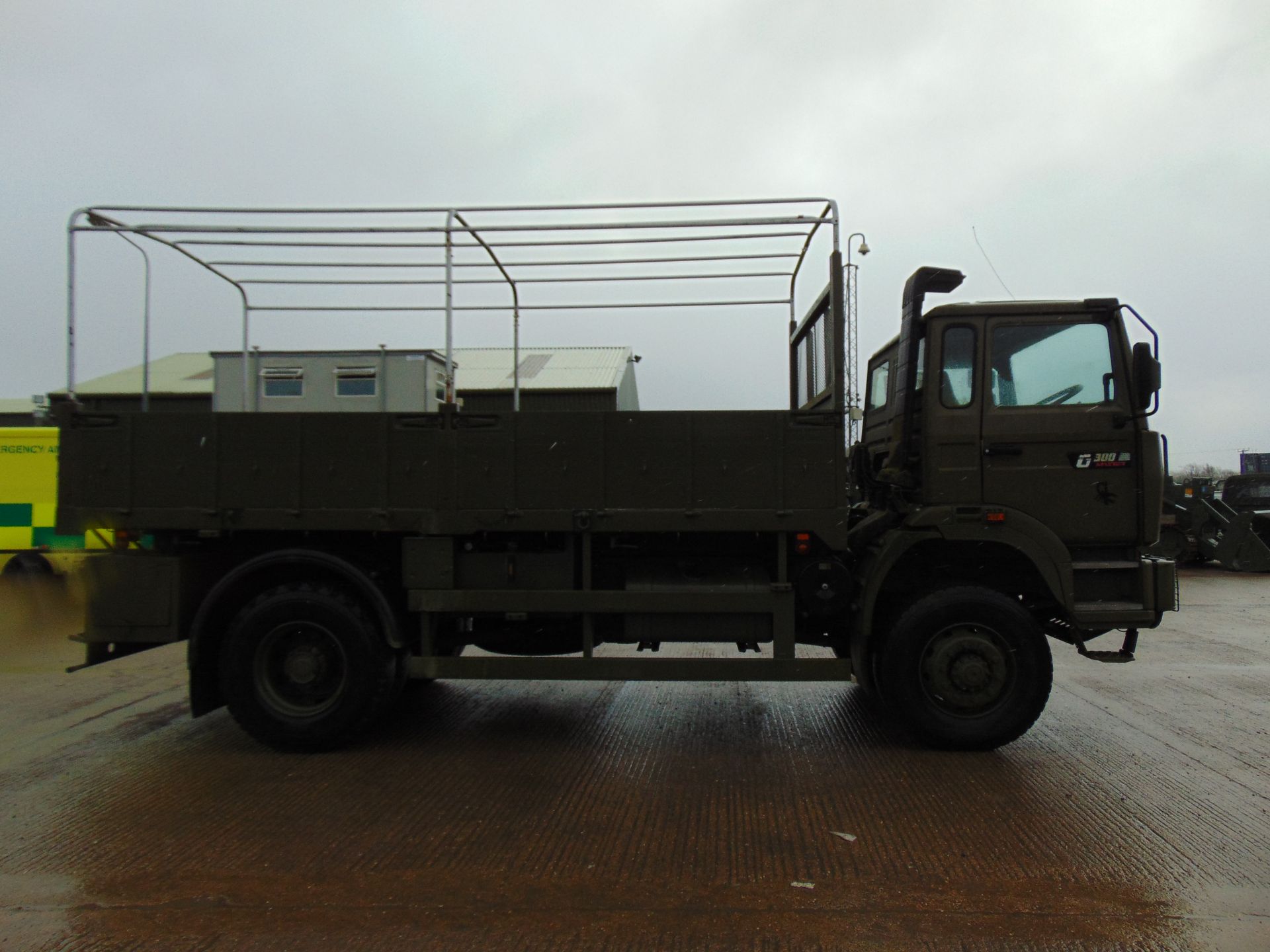 Renault G300 Maxter RHD 4x4 8T Cargo Truck with fitted winch - Image 5 of 16