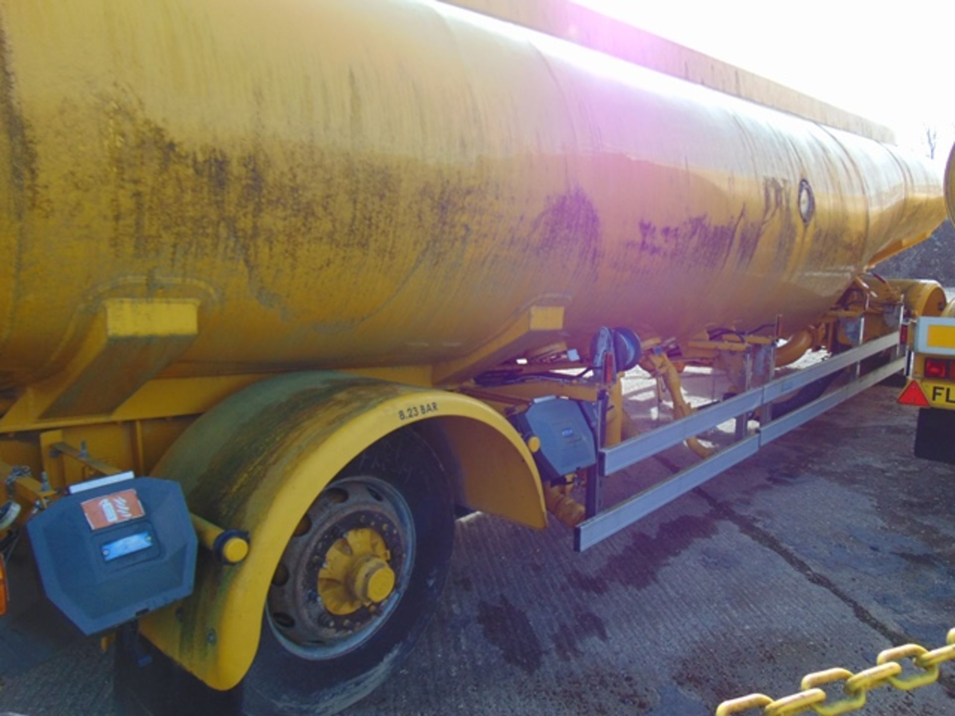 24000 Ltr Twin Axle Fluid Transfer Tanker Trailer - Image 5 of 8