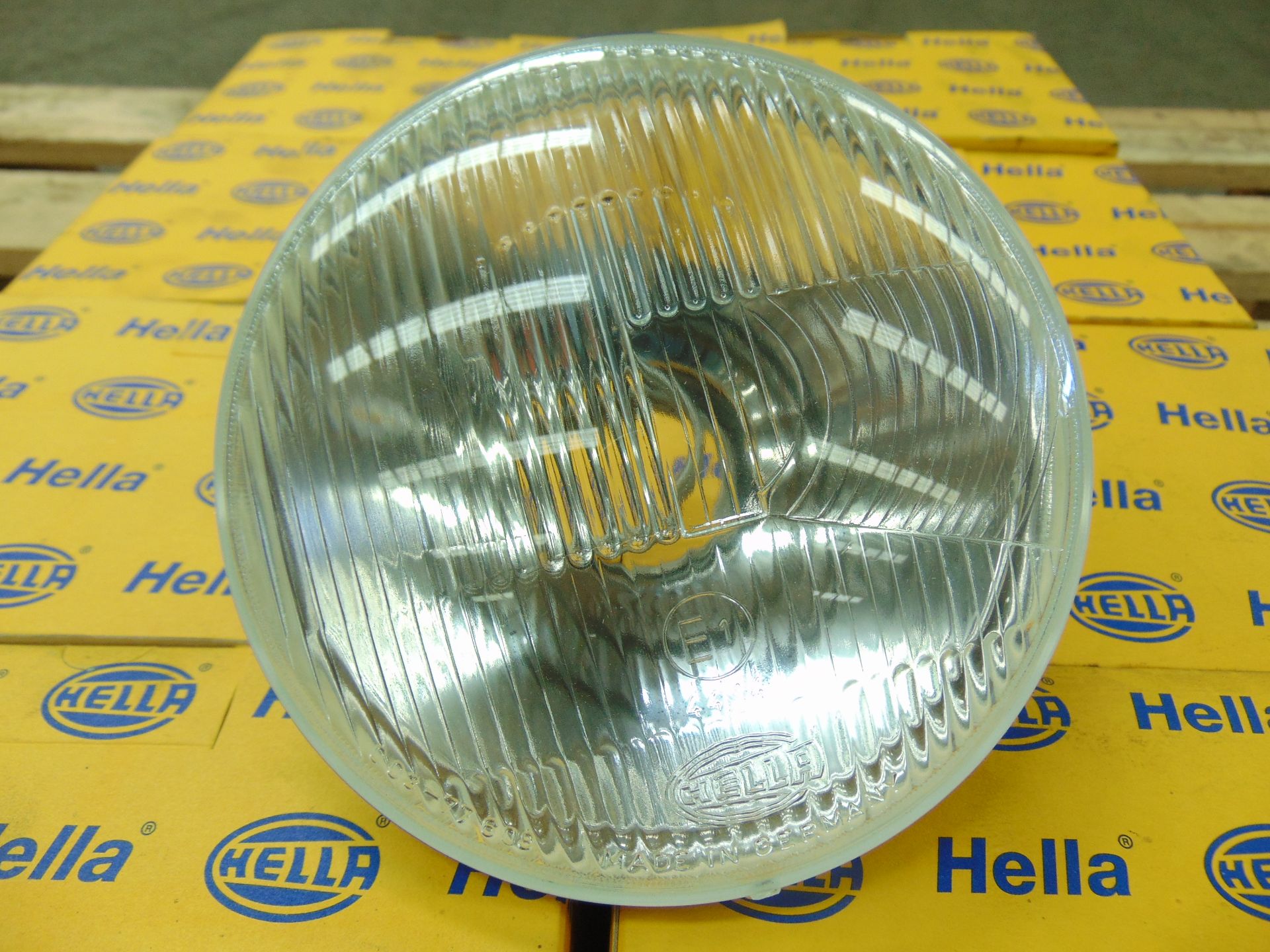 10 x Hella 1A3 001 120-001 Headlights - Image 2 of 7