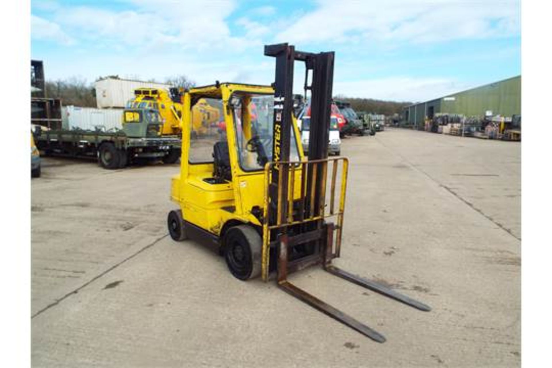 Hyster H2.00XM Counter Balance Diesel Forklift - Image 2 of 18