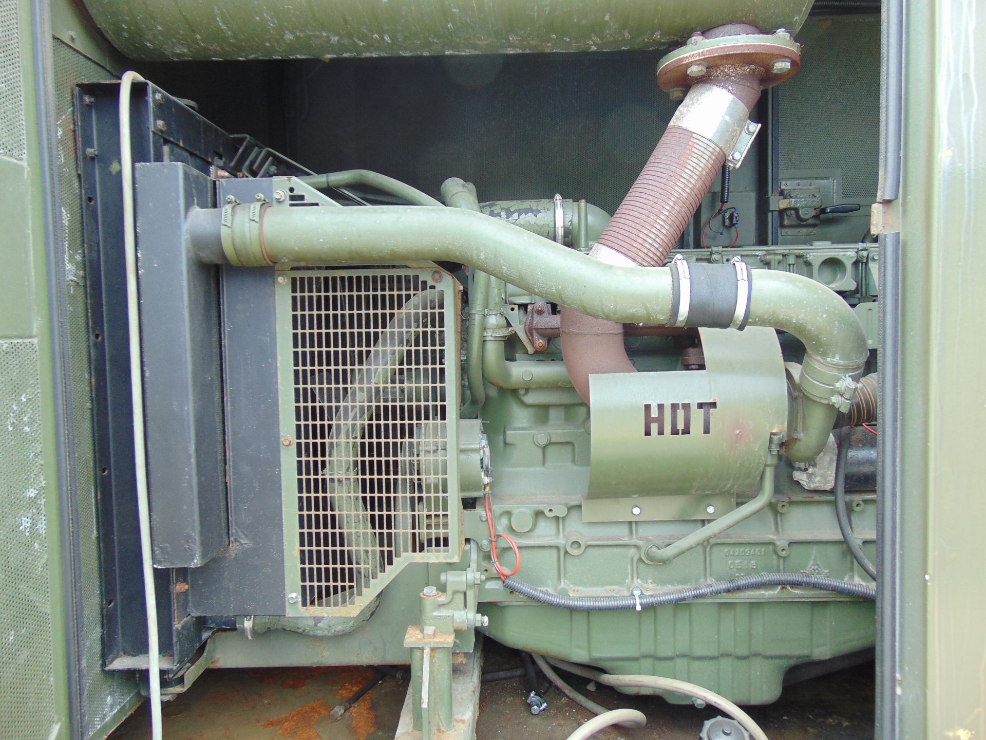 EX RESERVE Hunting Engineering 150KVA Volvo PENTA TAD720GE 6 Cylinder Turbo Diesel Generator - Image 9 of 18