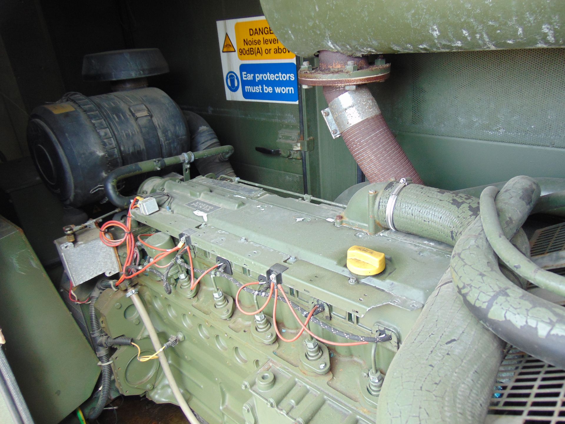 EX RESERVE Hunting Engineering 150KVA Volvo PENTA TAD720GE 6 Cylinder Turbo Diesel Generator - Image 12 of 18