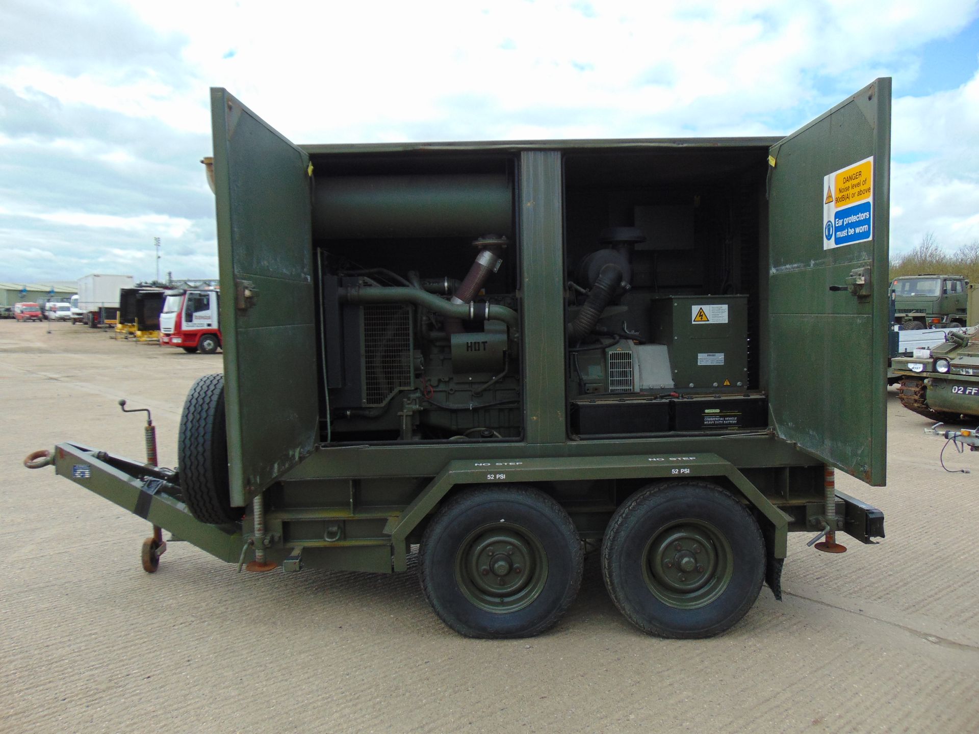 EX RESERVE Hunting Engineering 150KVA Volvo PENTA TAD720GE 6 Cylinder Turbo Diesel Generator - Image 8 of 18