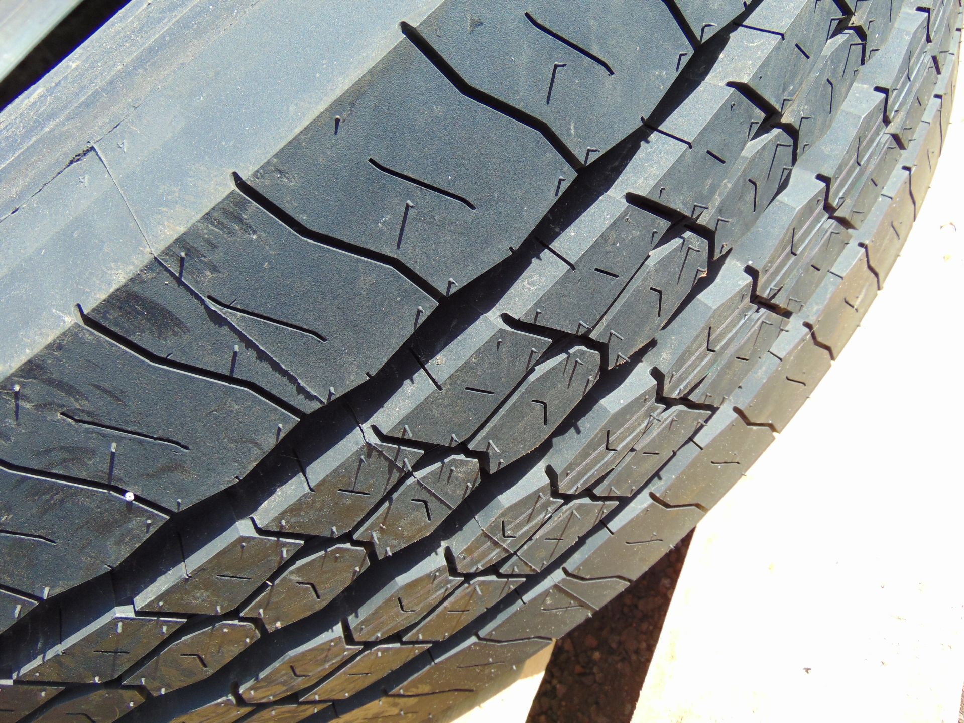 1 x Dunlop SP341 275/70 R22.5 Tyre - Image 3 of 6