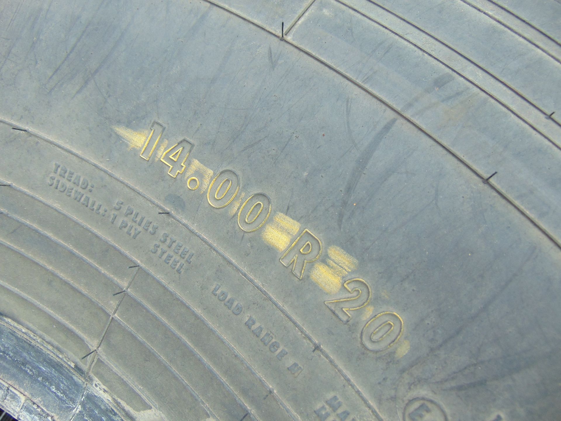 5 x Continental 14.00 R20 Tyres - Image 3 of 6