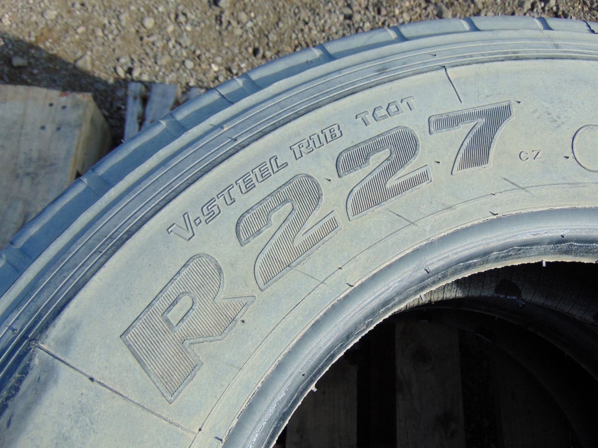 2 x Bridgestone R227 225/75 R17.5 Tyres - Image 3 of 7