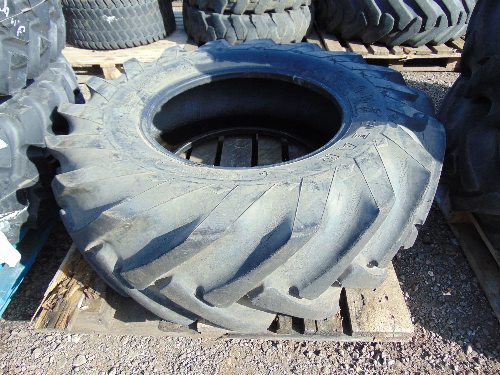 Goodyear Sure Grip 15.5/80-24 Tyre