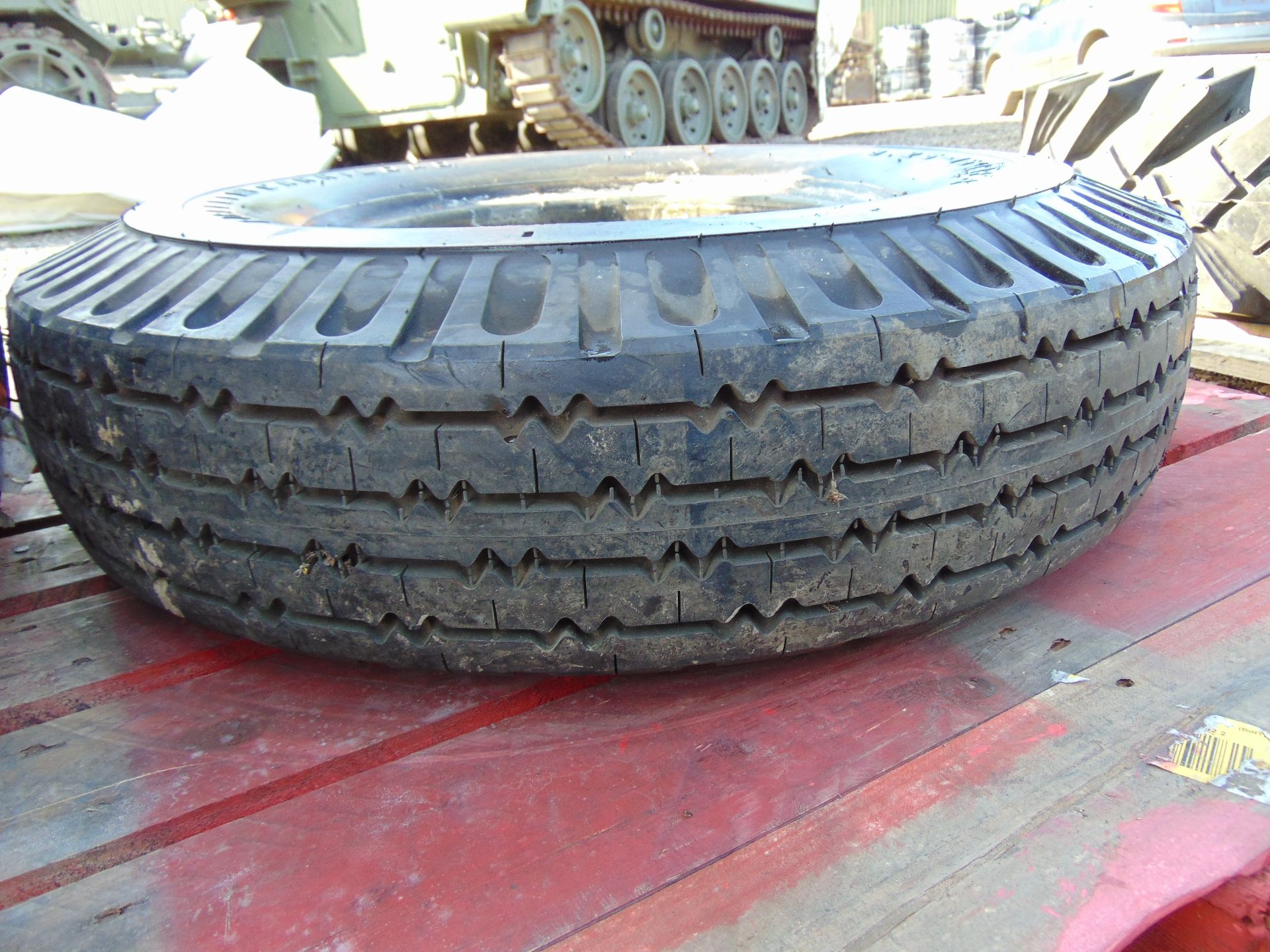 Pirelli Carriload 8.25-15 Tyre - Image 4 of 5