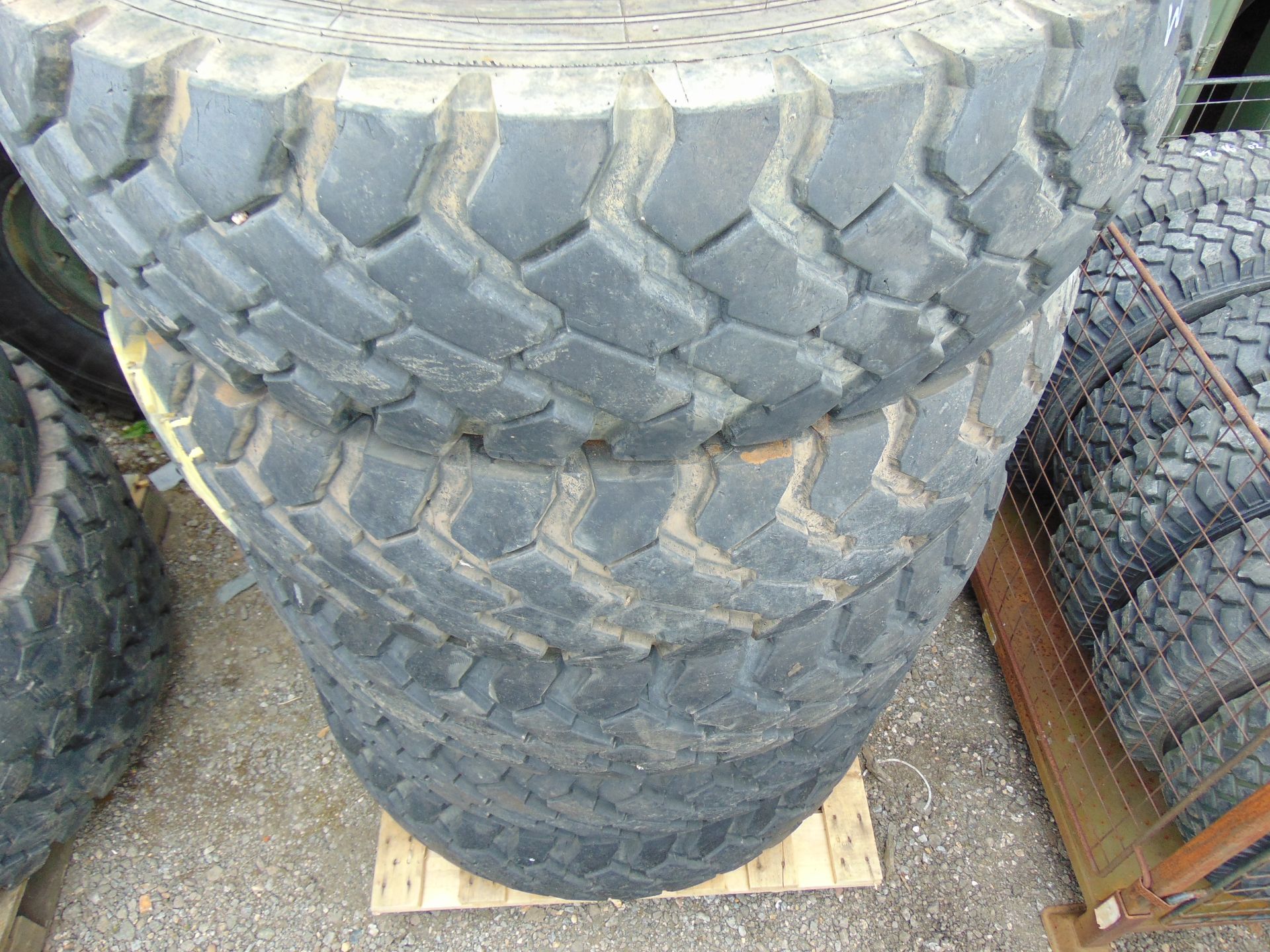 5 x Continental 14.00 R20 Tyres - Image 4 of 6