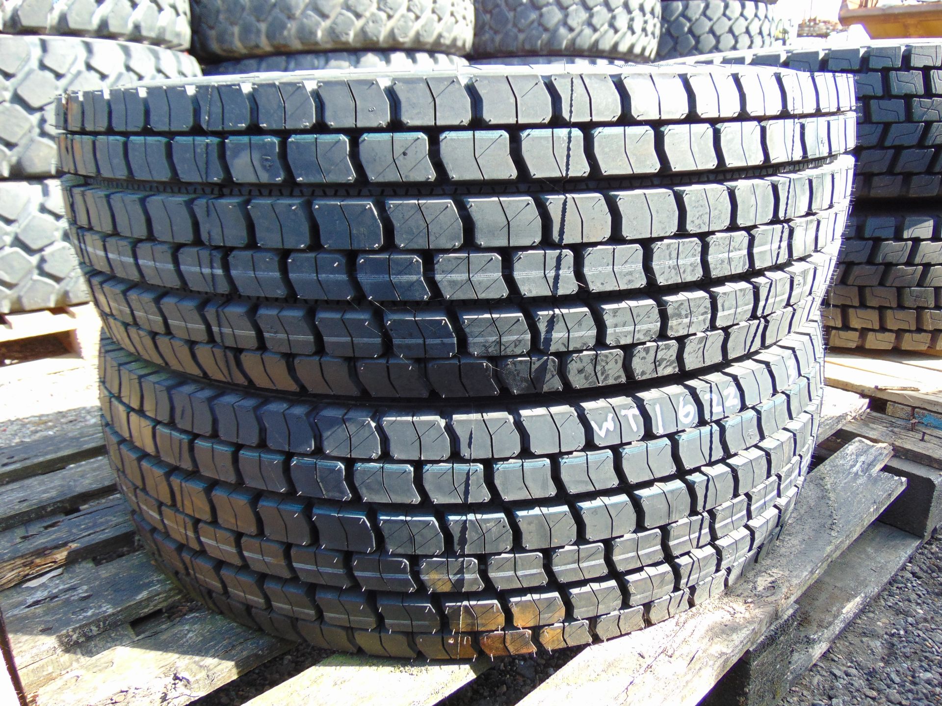 2 x Continental Regional Traffic 275/70 R22.5 Tyres - Image 2 of 6