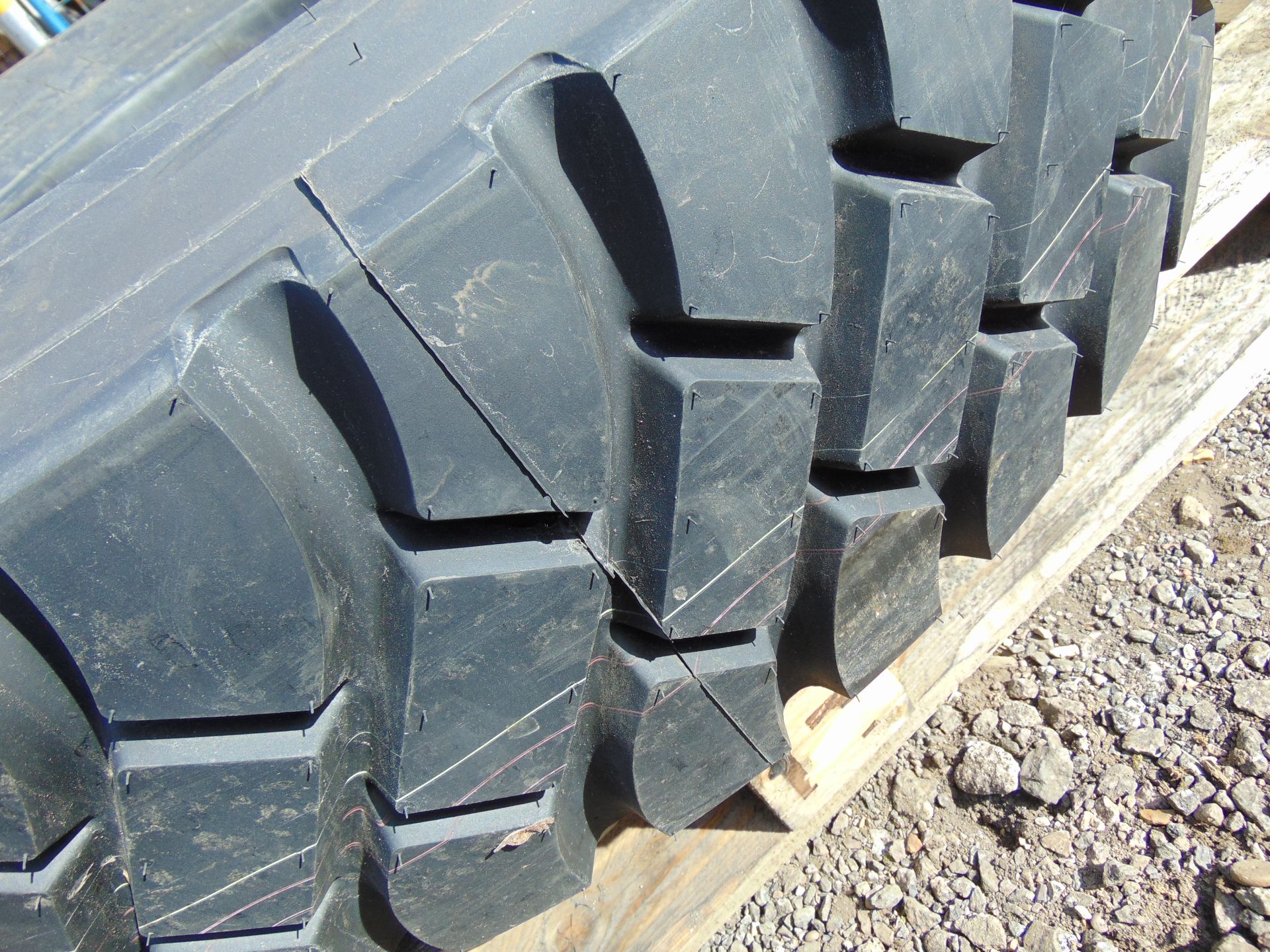 1 x Goodyear G388 12.00 R20 Tyre - Image 3 of 6