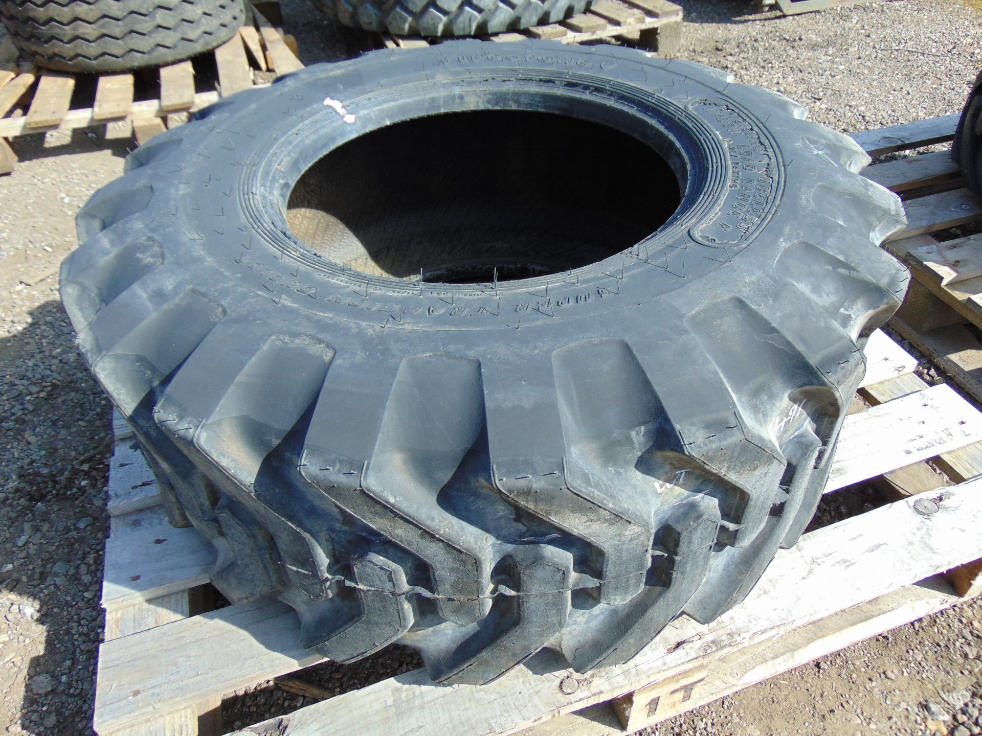 1 x Firestone 15-19.5 SUPER TRACTION DUPLEX Tyre