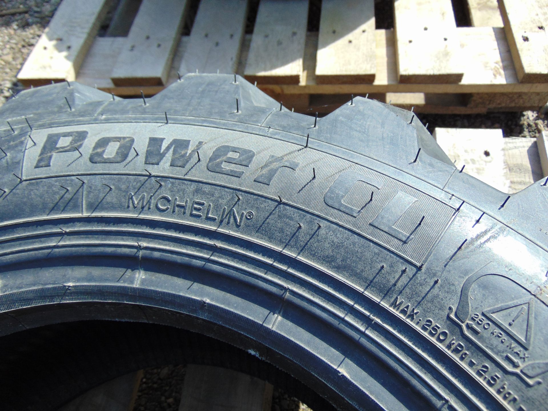 1 x Michelin Power CL 280/80-18 Tyre - Image 5 of 6