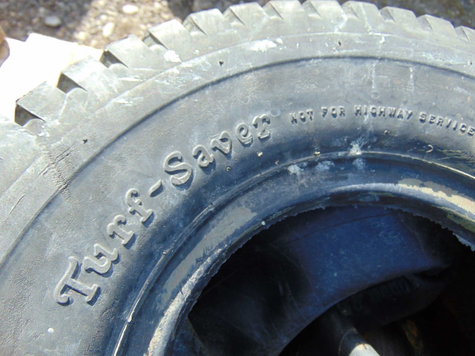 2 x Carlisle Turf-Saver 18x9.50-8 Tyres - Image 3 of 7