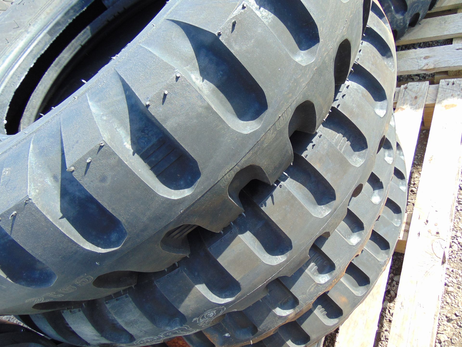 4 x S.T.A. 9.00-20 Crossply Tyres - Image 3 of 6