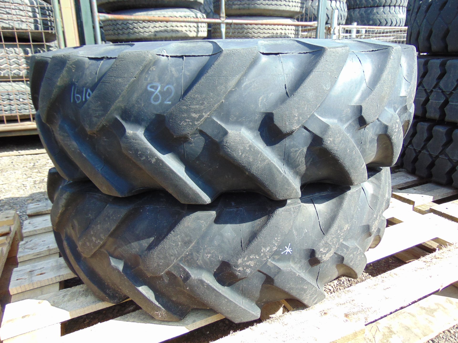 2 x Michelin 275/80 R20 Tyres - Bild 2 aus 5