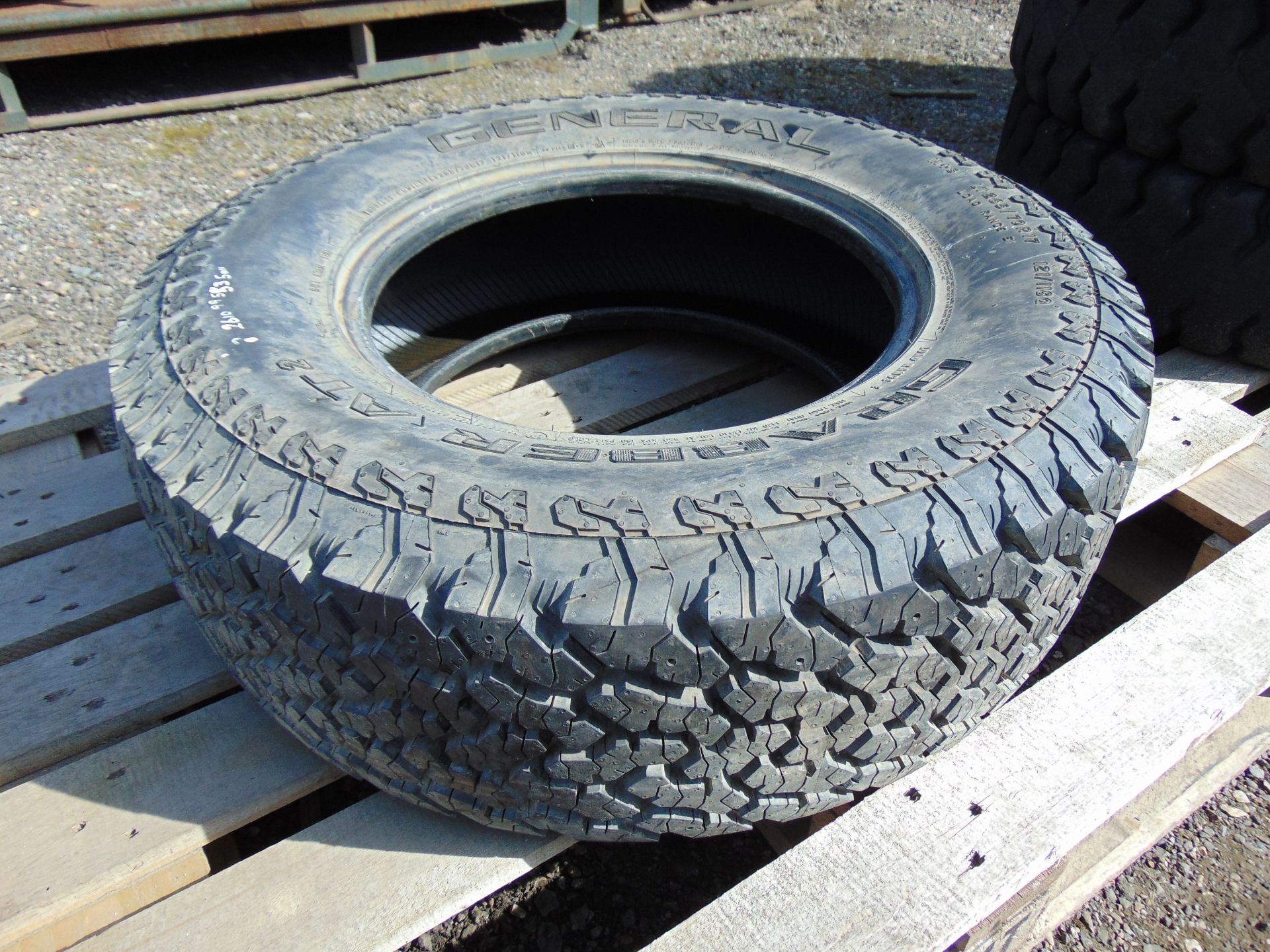 General Grabber AT2 265-70R17 Tyre