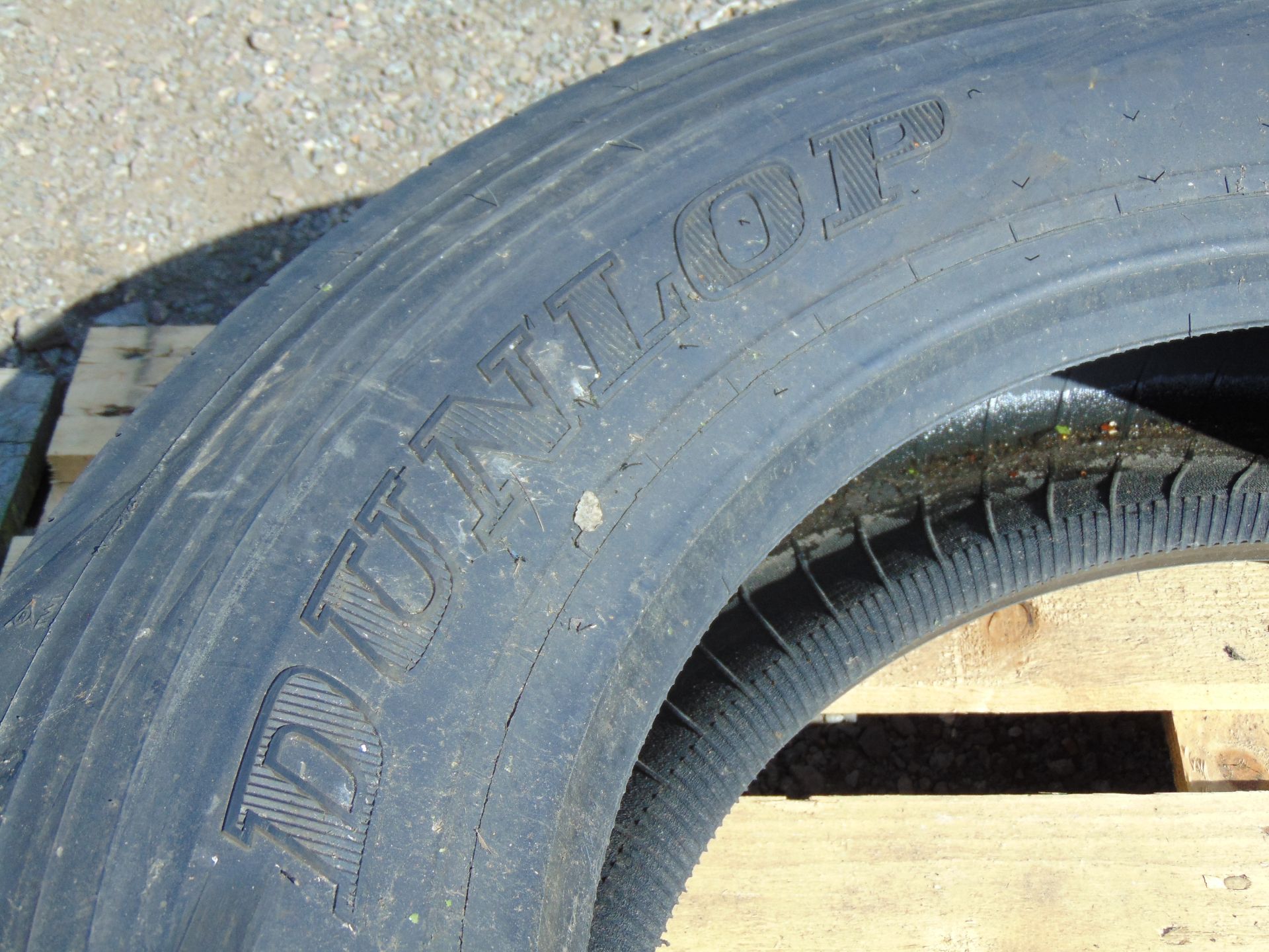 1 x Dunlop SP341 275/70 R22.5 Tyre - Image 4 of 6