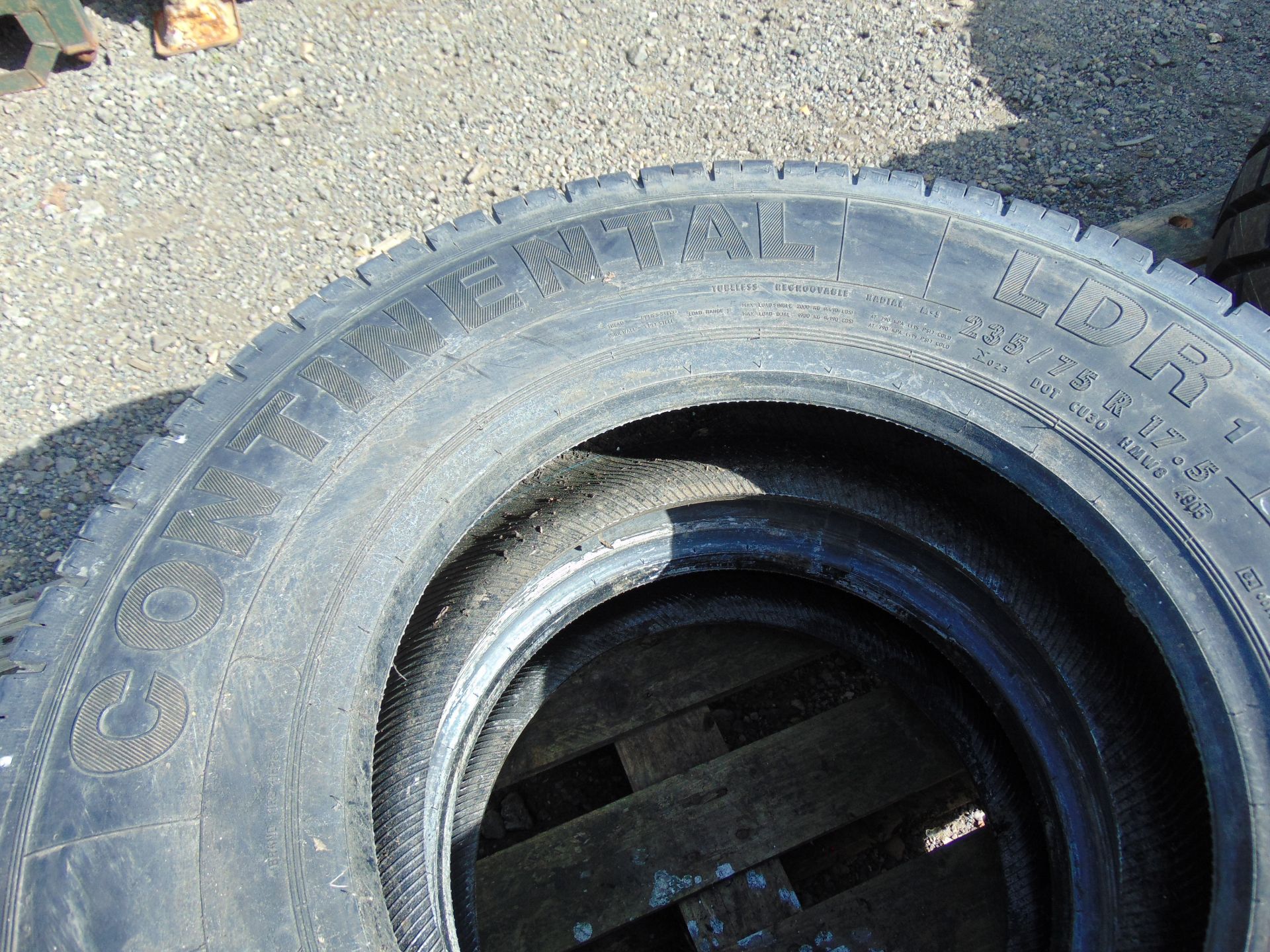 2 x Continental LDR Regional Traffic 235/75 R17.5 Tyres complete with tyre studs - Image 4 of 6