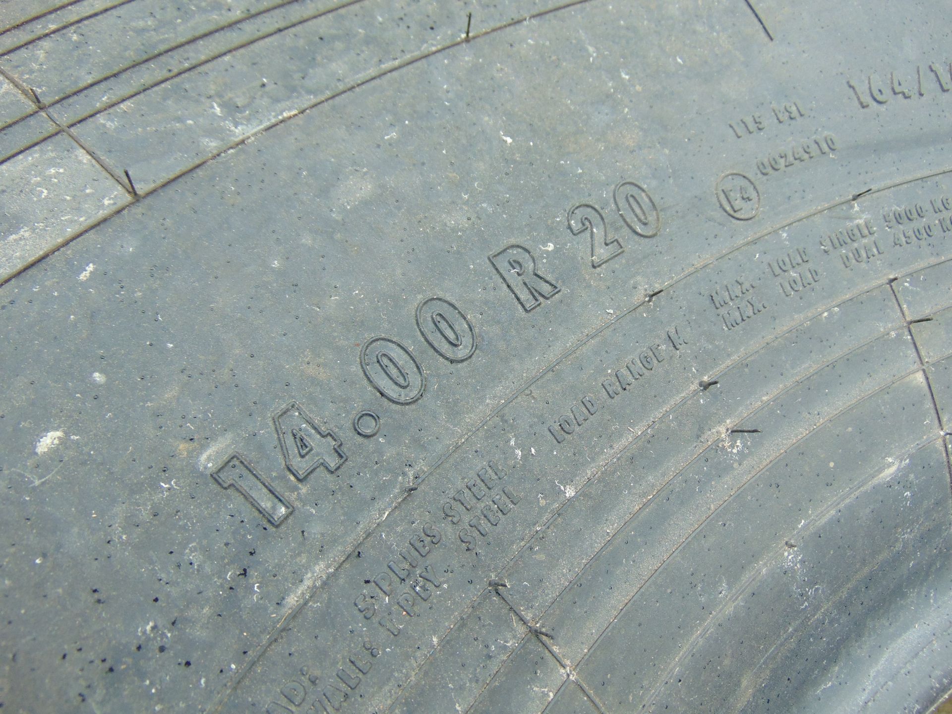Continental 14.00 R20 Tyre - Image 4 of 5