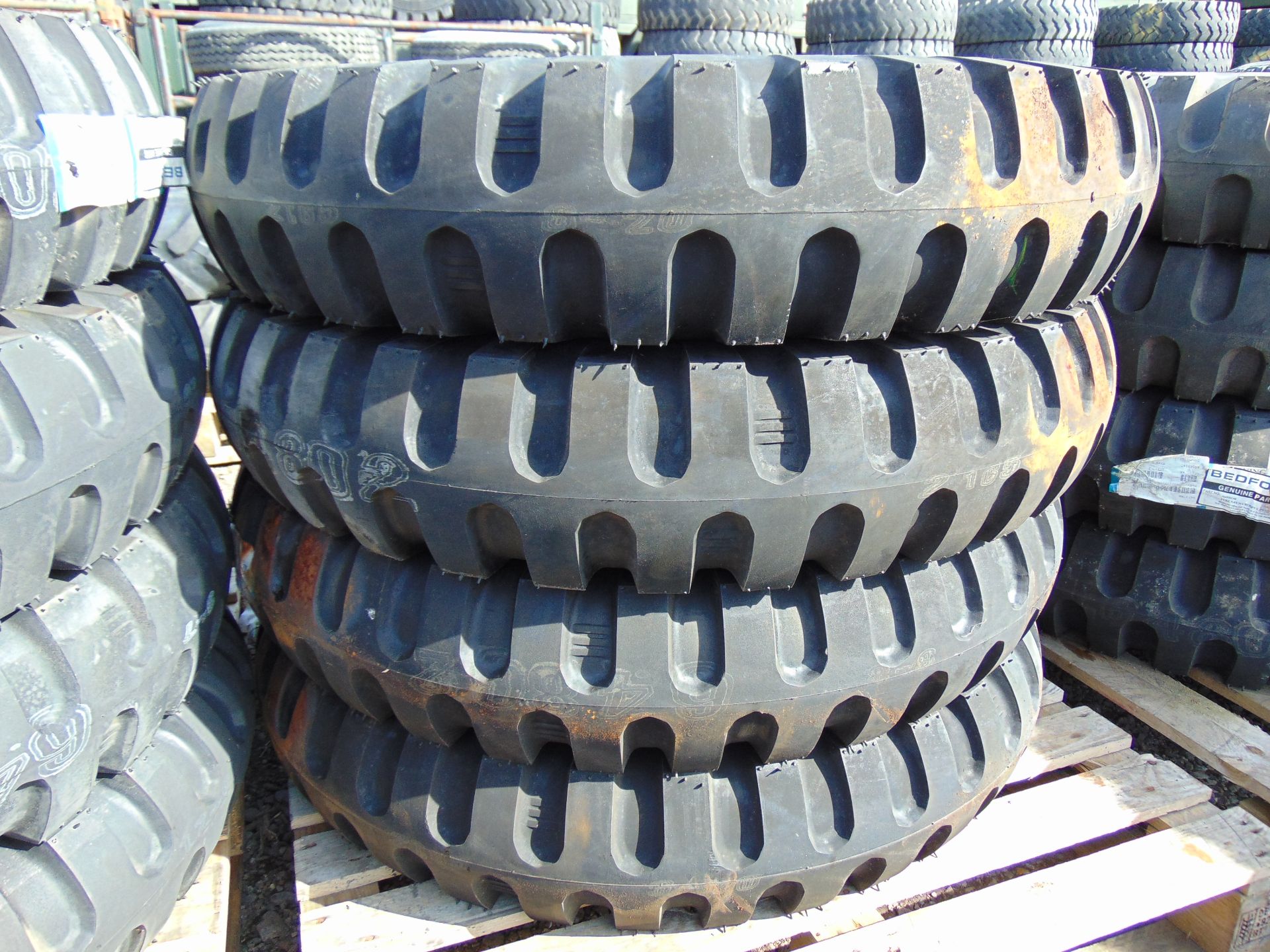 4 x S.T.A. 9.00-20 Crossply Tyres - Image 2 of 6