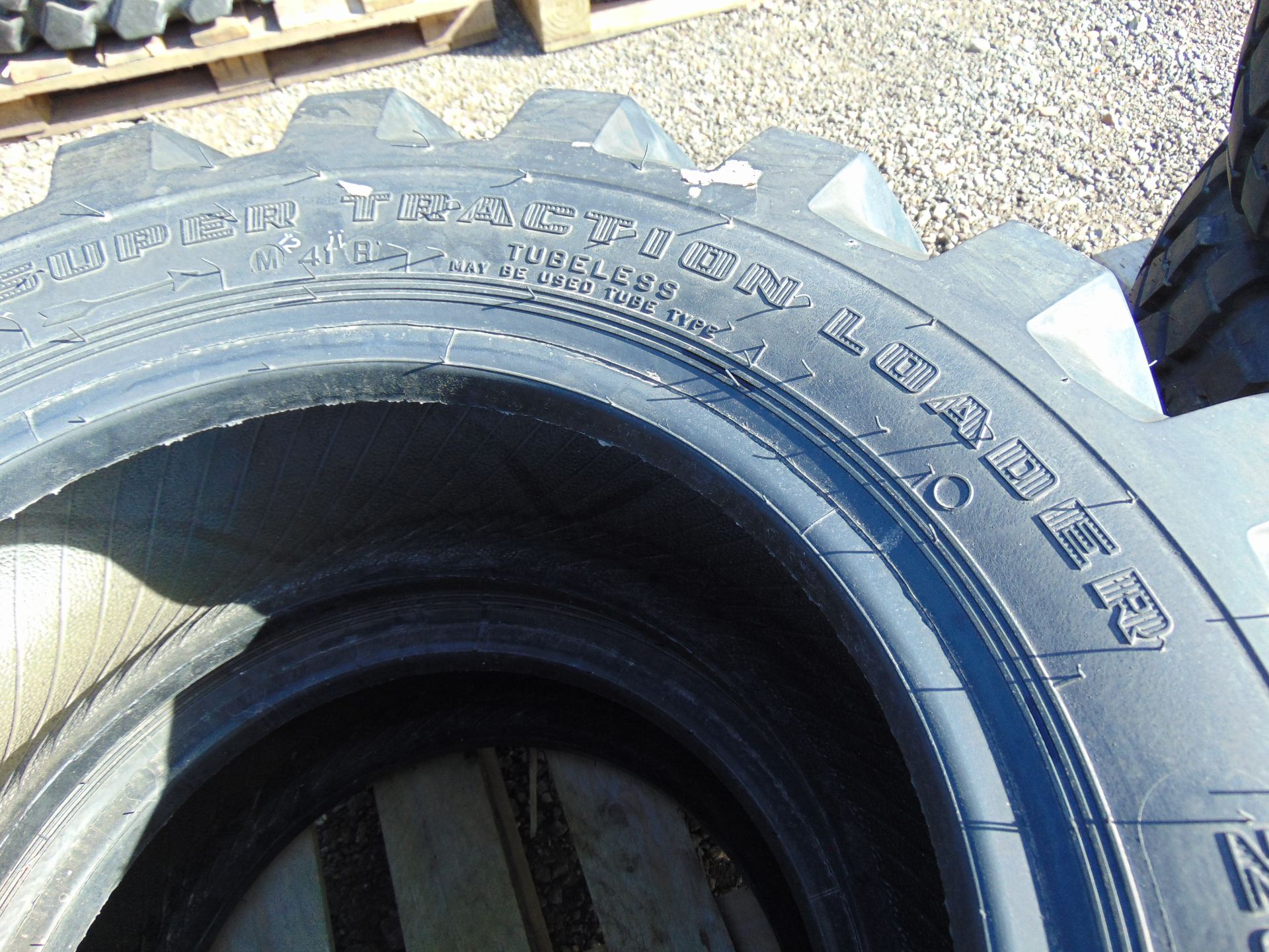 2 x Firestone Super Traction Loader 280/80-18 Tyres - Image 5 of 6