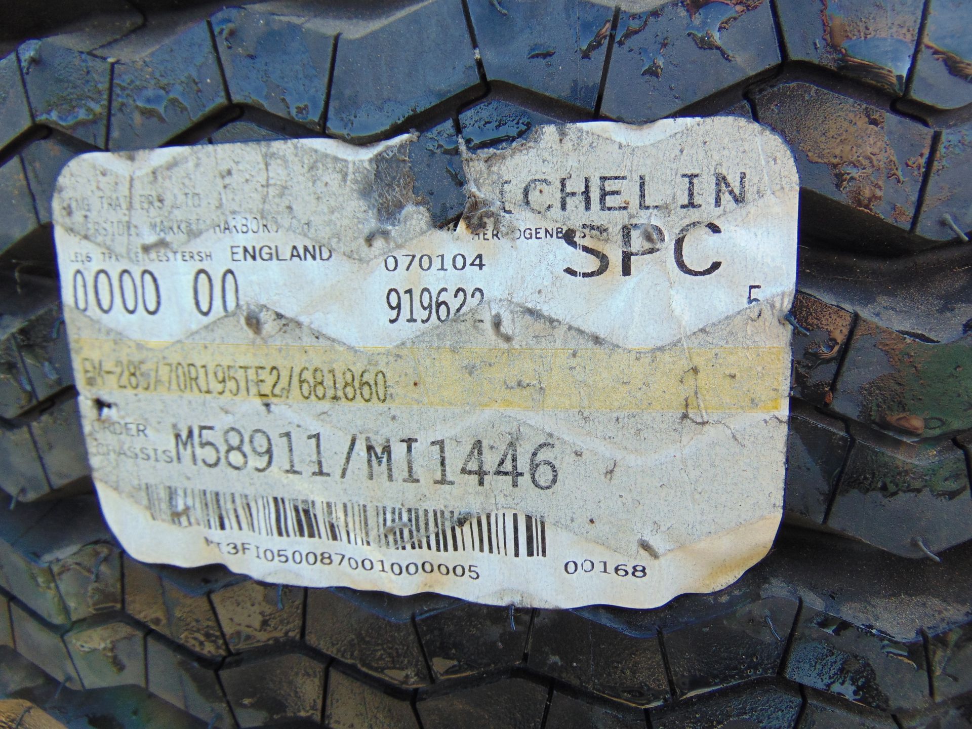 5 x Michelin XTE 2 285/70 R19.5 Tyres with 8 Stud Rims - Image 3 of 8