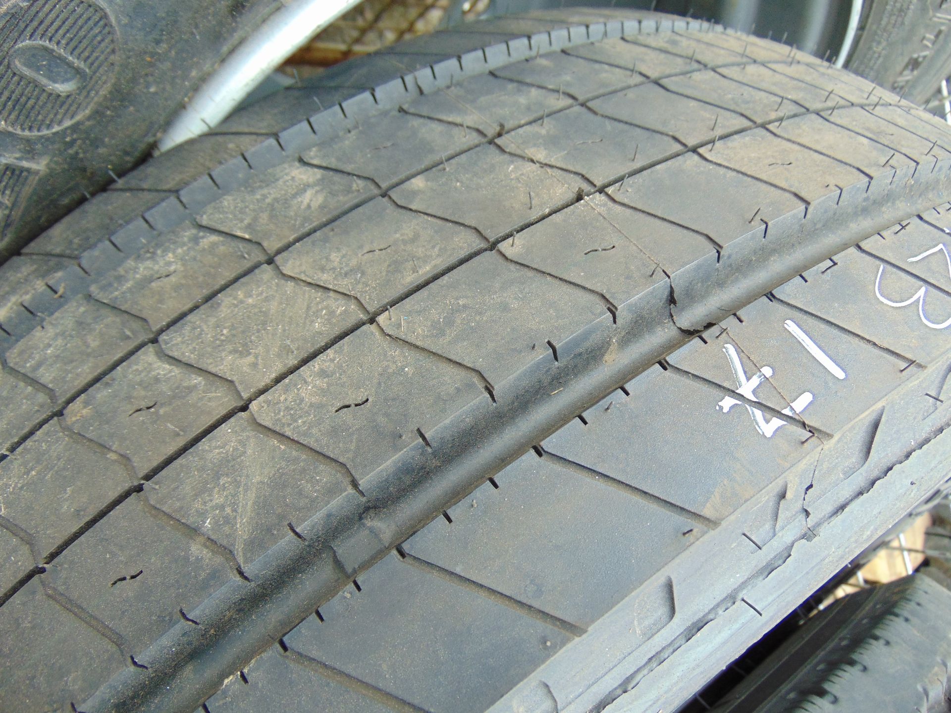 3 x Mixed Brand 235/75 R17.5 Tyres on 6 Stud Rims - Image 7 of 8