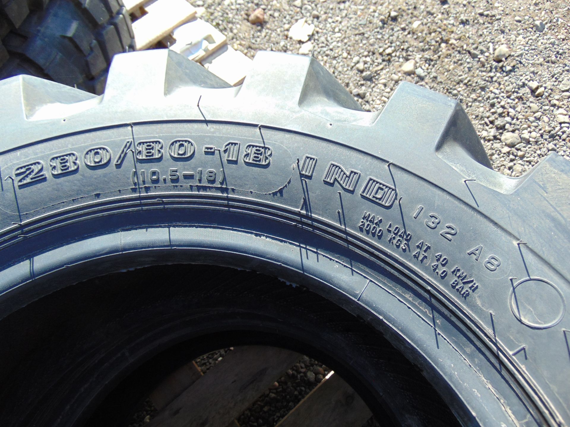 2 x Firestone Super Traction Loader 280/80-18 Tyres - Image 6 of 6