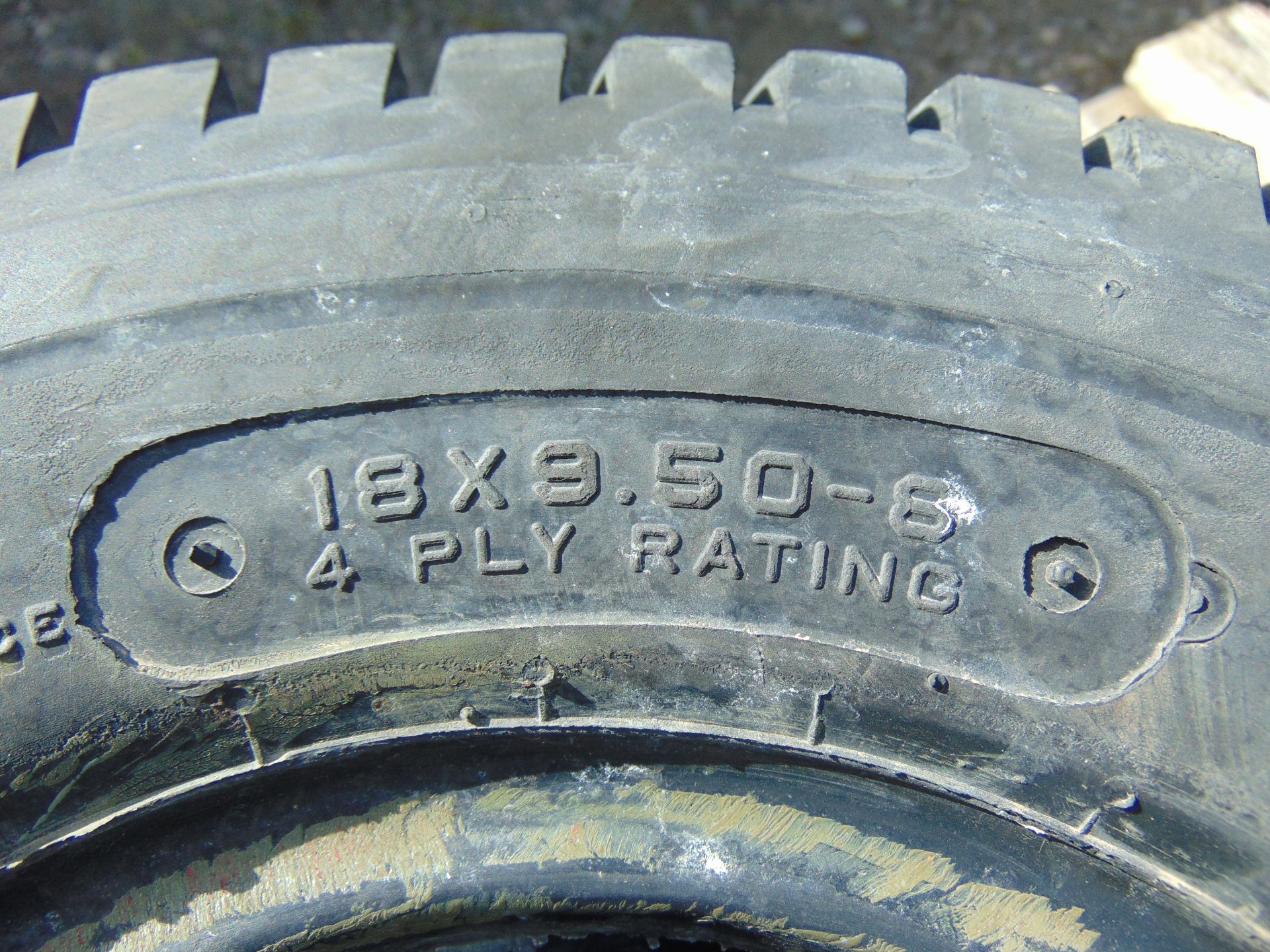 2 x Carlisle Turf-Saver 18x9.50-8 Tyres - Image 4 of 7