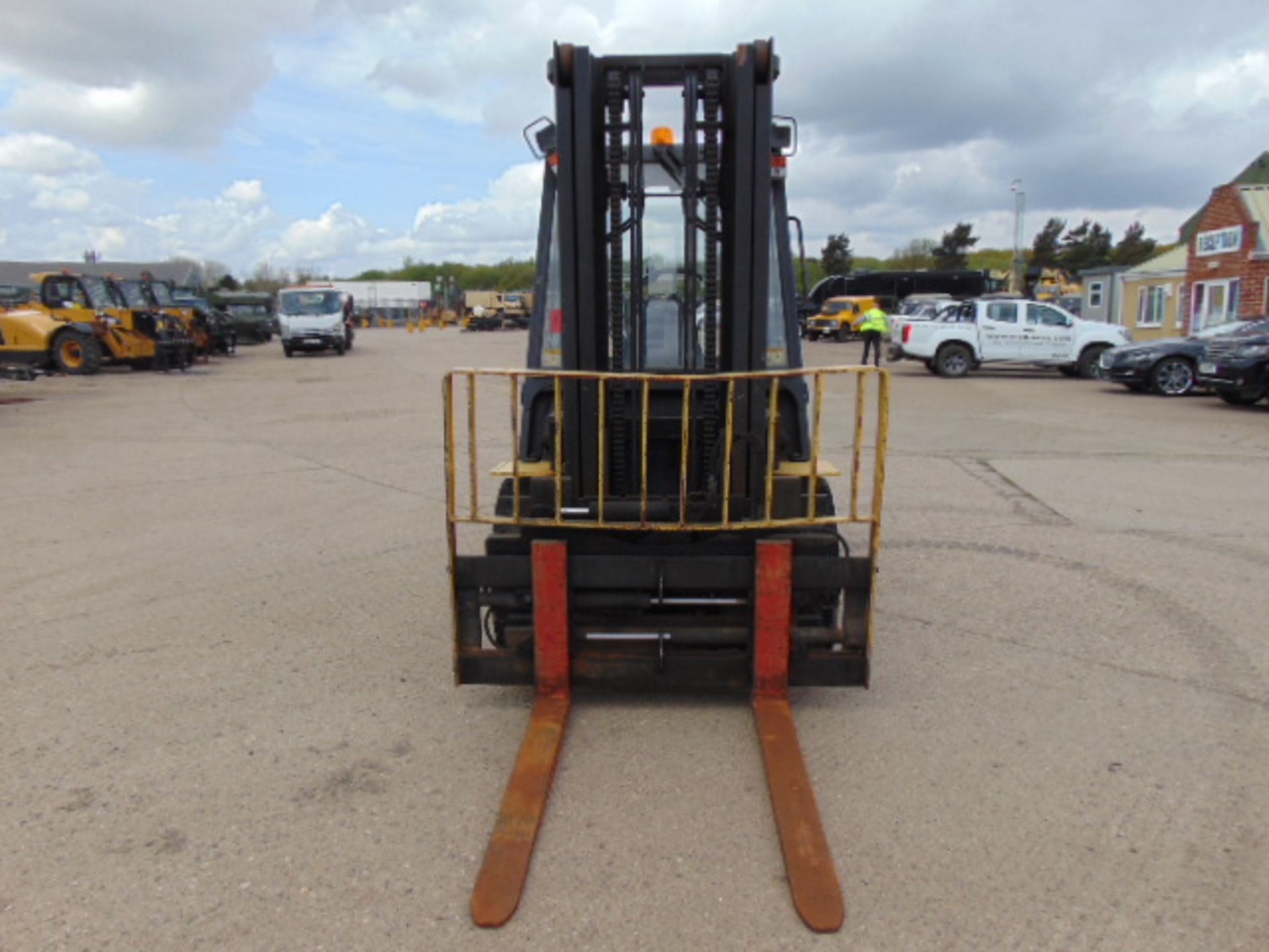 Hyster H5.00XL Counter Balance Diesel Forklift ONLY 463 Hours! - Image 3 of 21