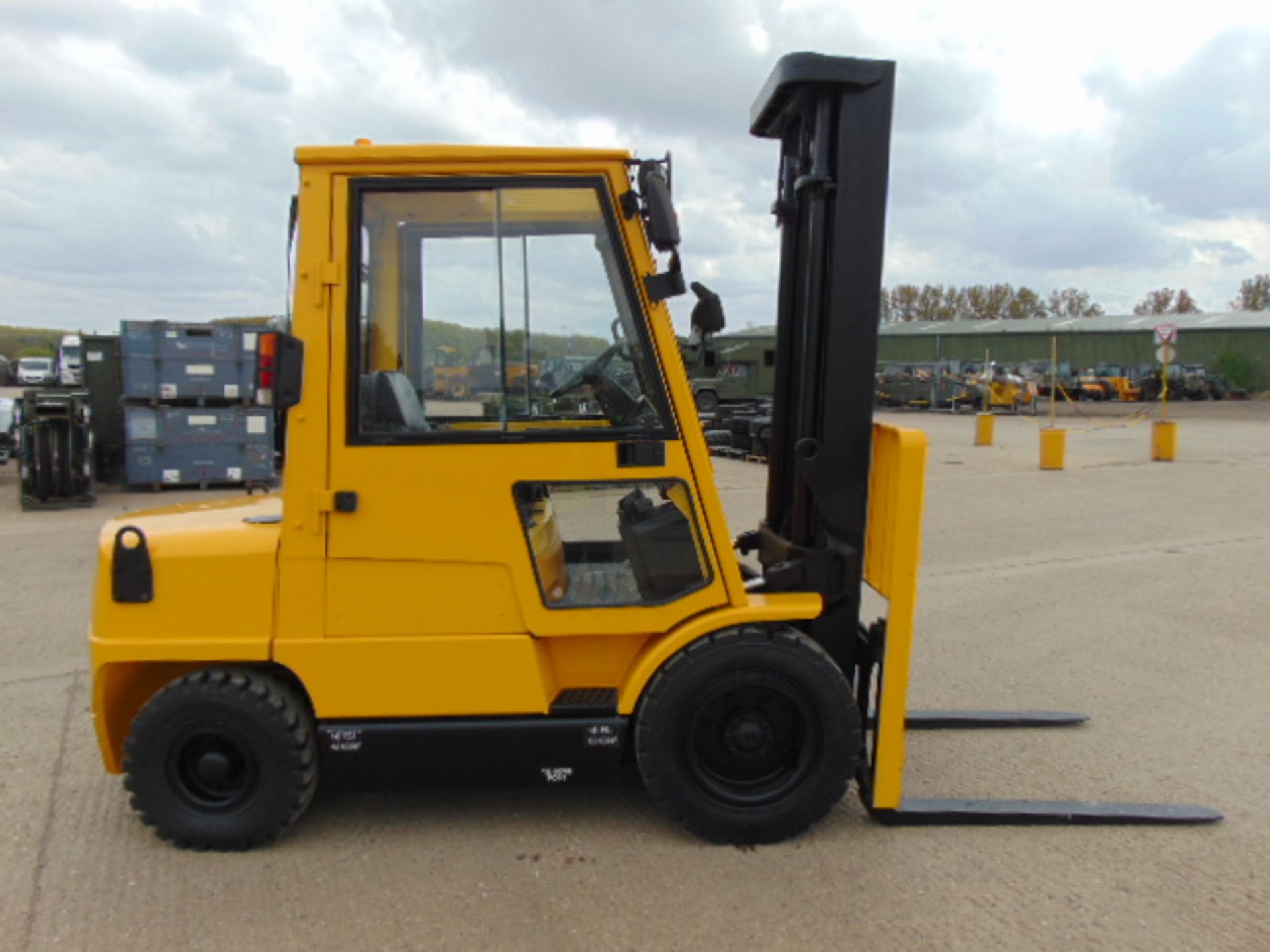 Hyster 3.00 XM Counter Balance Diesel Forklift ONLY 818 HOURS! - Image 6 of 21