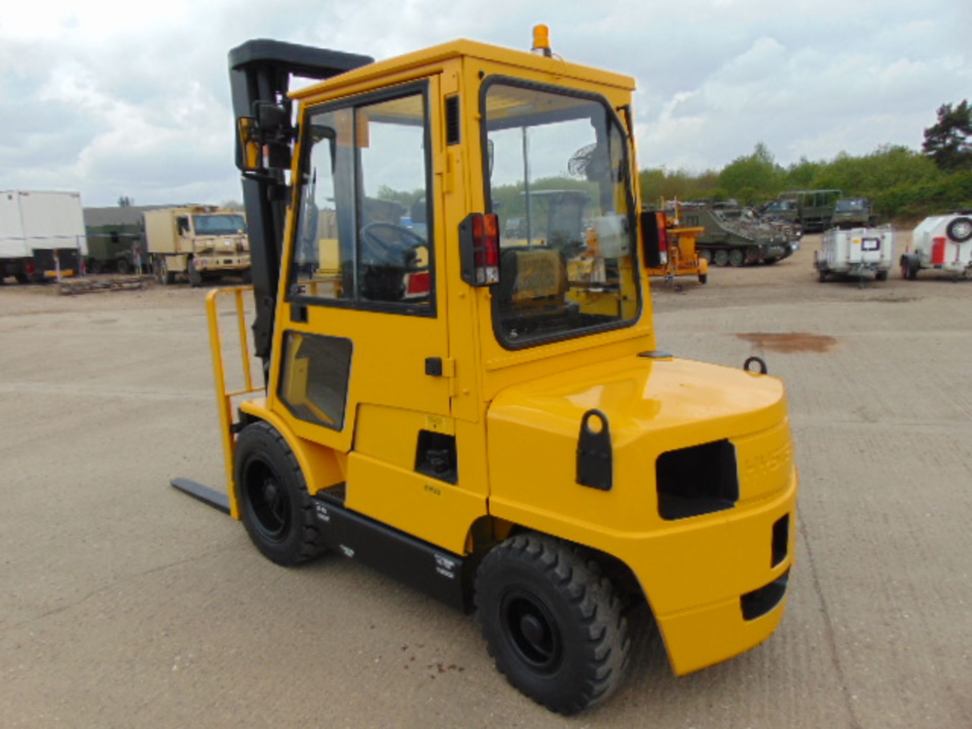 Hyster 3.00 XM Counter Balance Diesel Forklift ONLY 818 HOURS! - Image 8 of 21