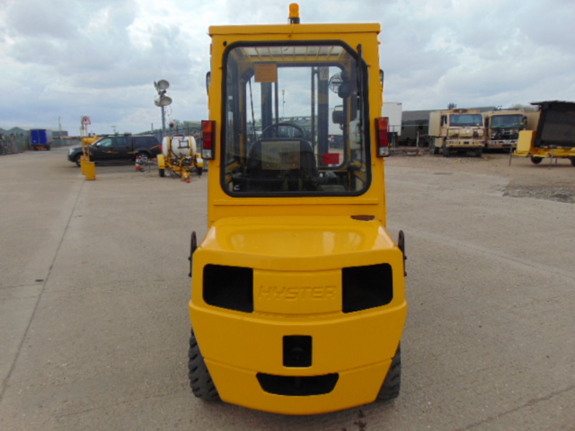 Hyster 3.00 XM Counter Balance Diesel Forklift ONLY 818 HOURS! - Image 9 of 21