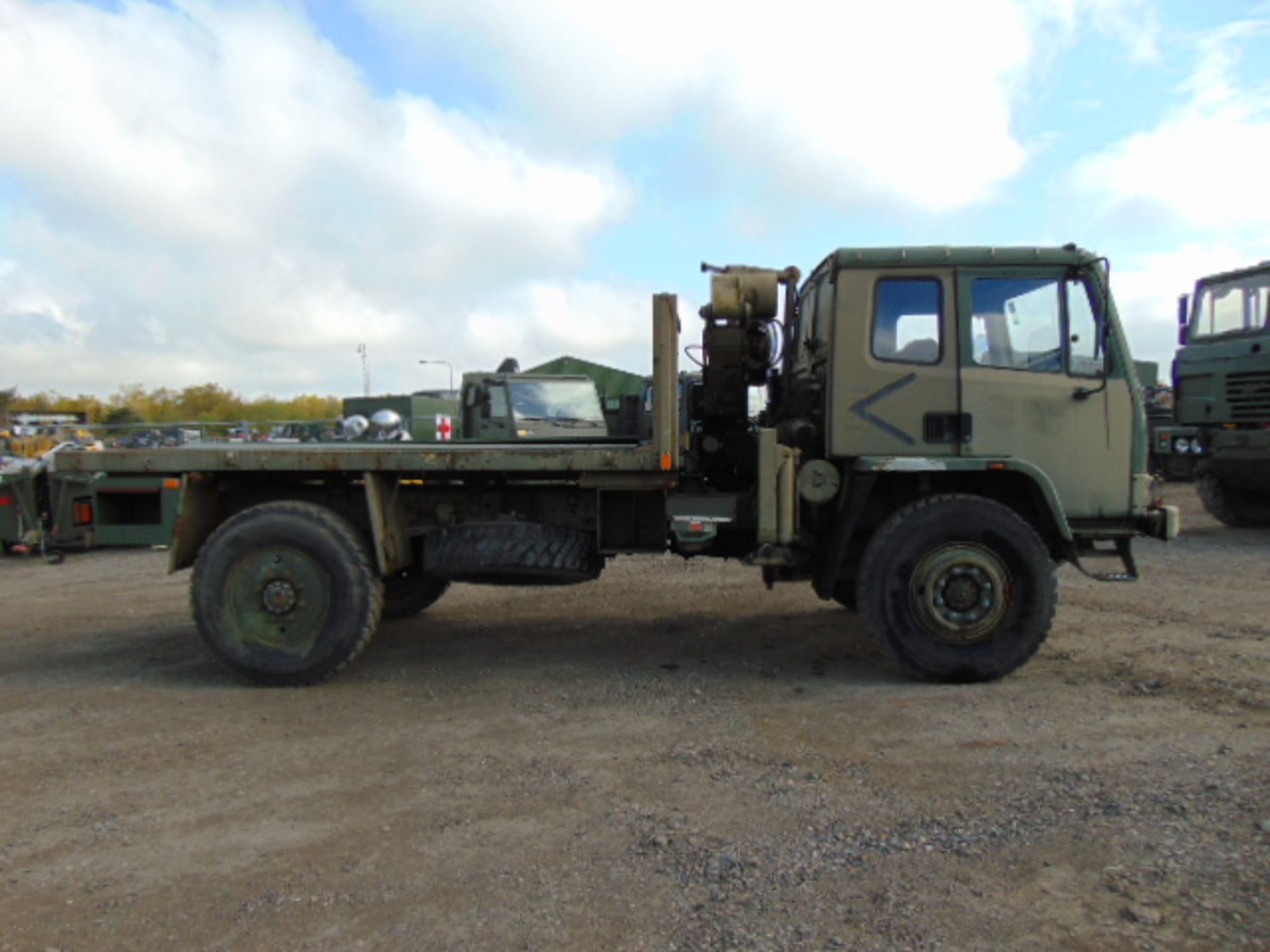 Leyland DAF 4X4 Truck complete with Atlas Crane - Image 6 of 17